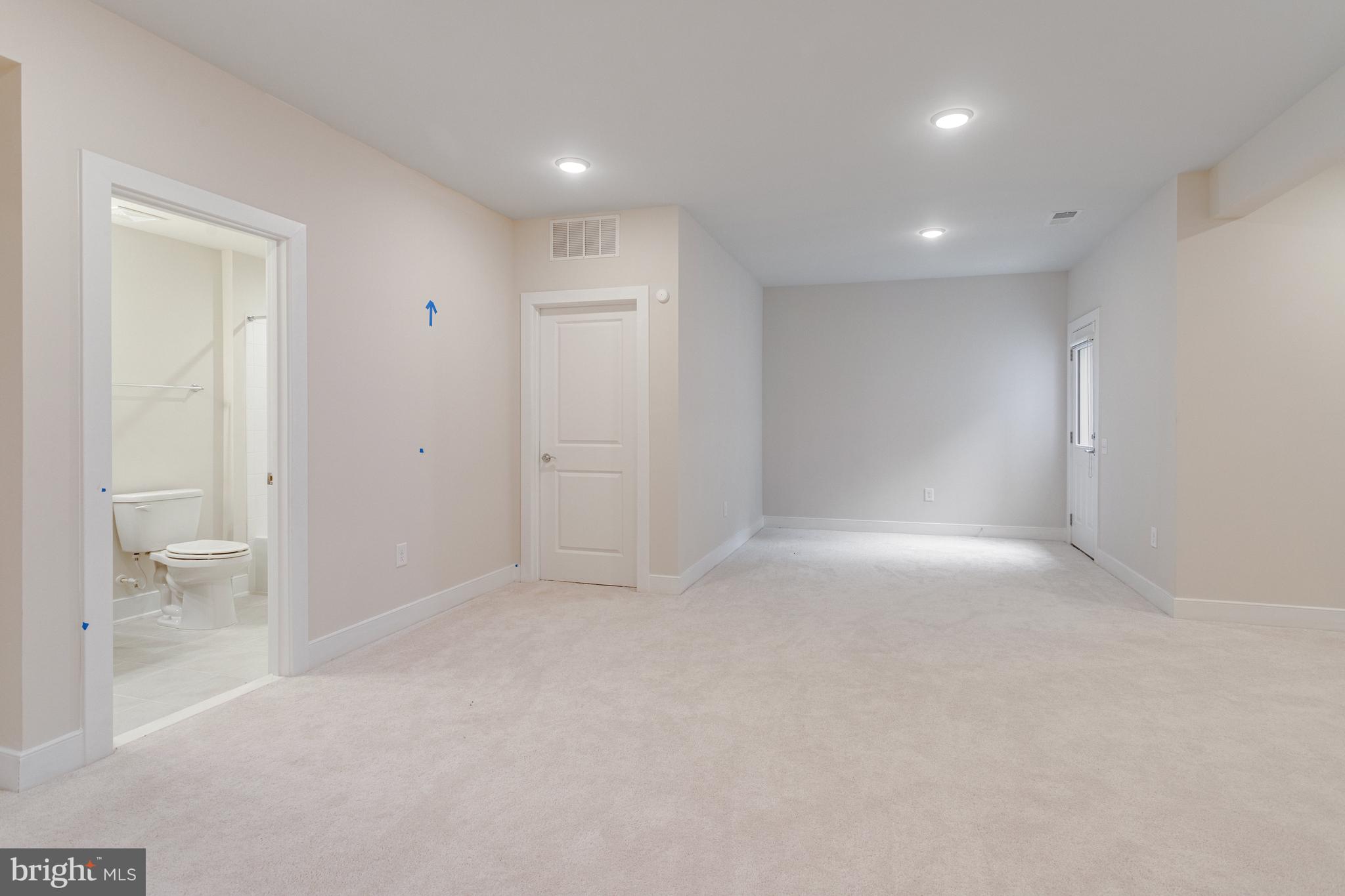 POTOMAC SHORES - Residential Lease