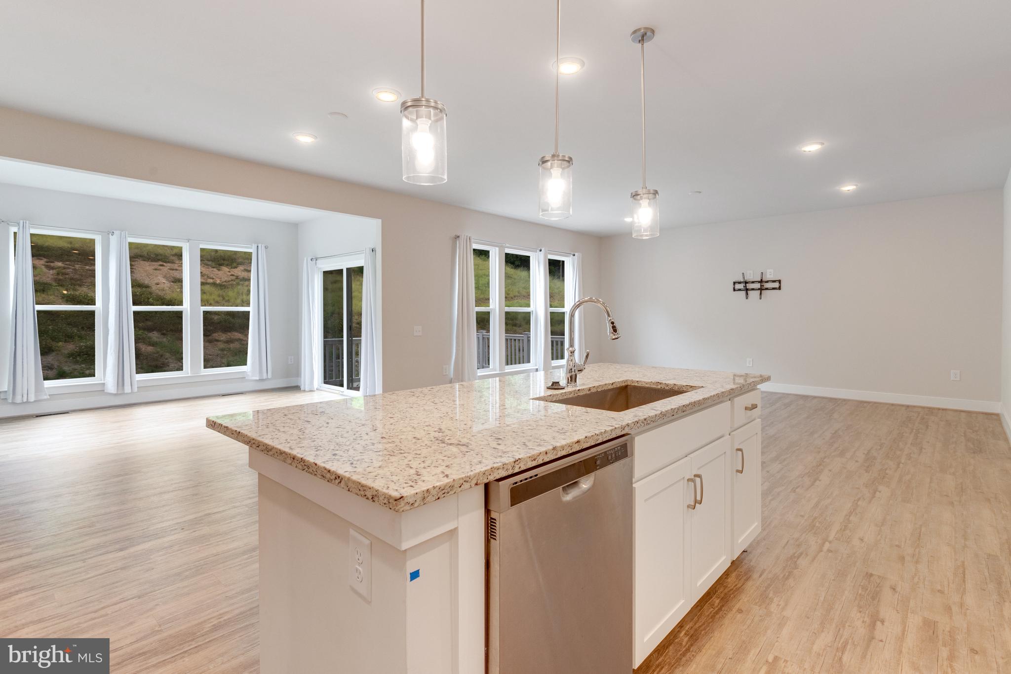 POTOMAC SHORES - Residential Lease