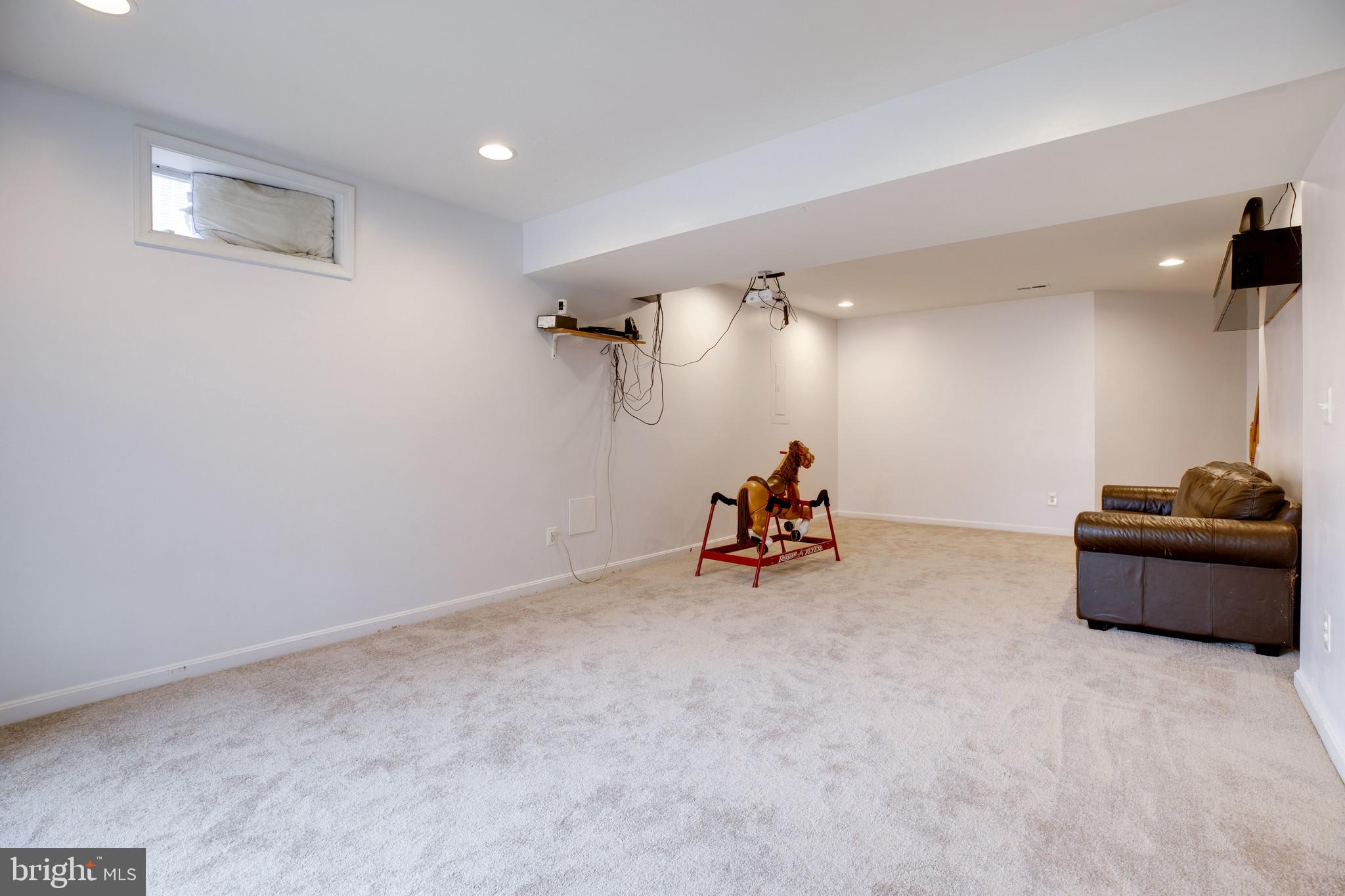 PARKWAY WEST - Residential