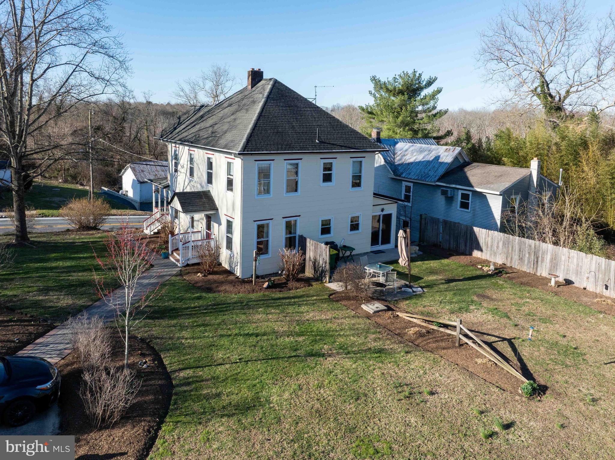 HILLSBORO ESTATES - Residential