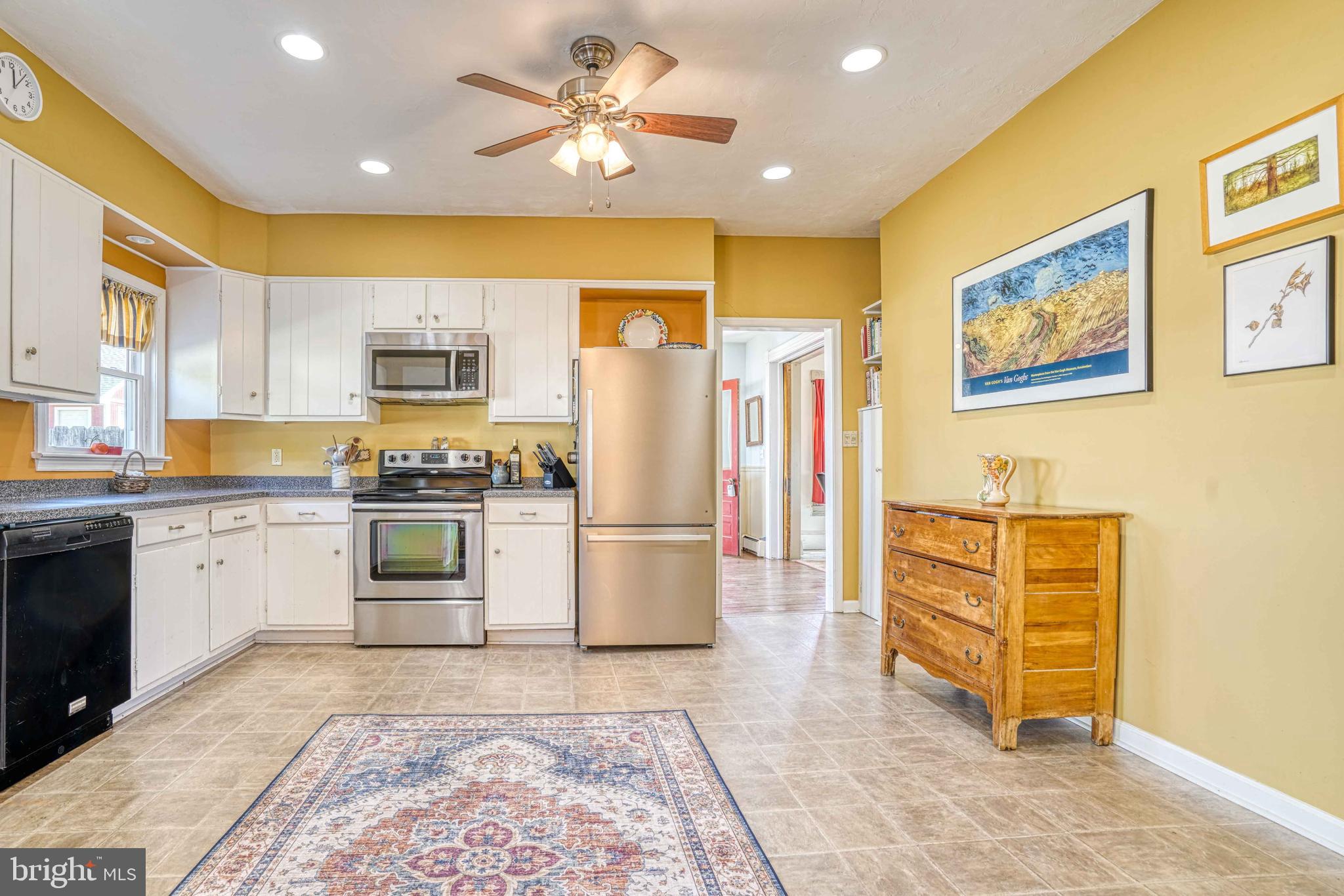 HILLSBORO ESTATES - Residential