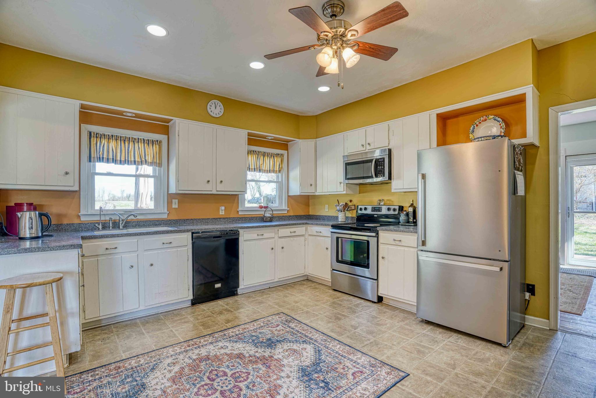 HILLSBORO ESTATES - Residential