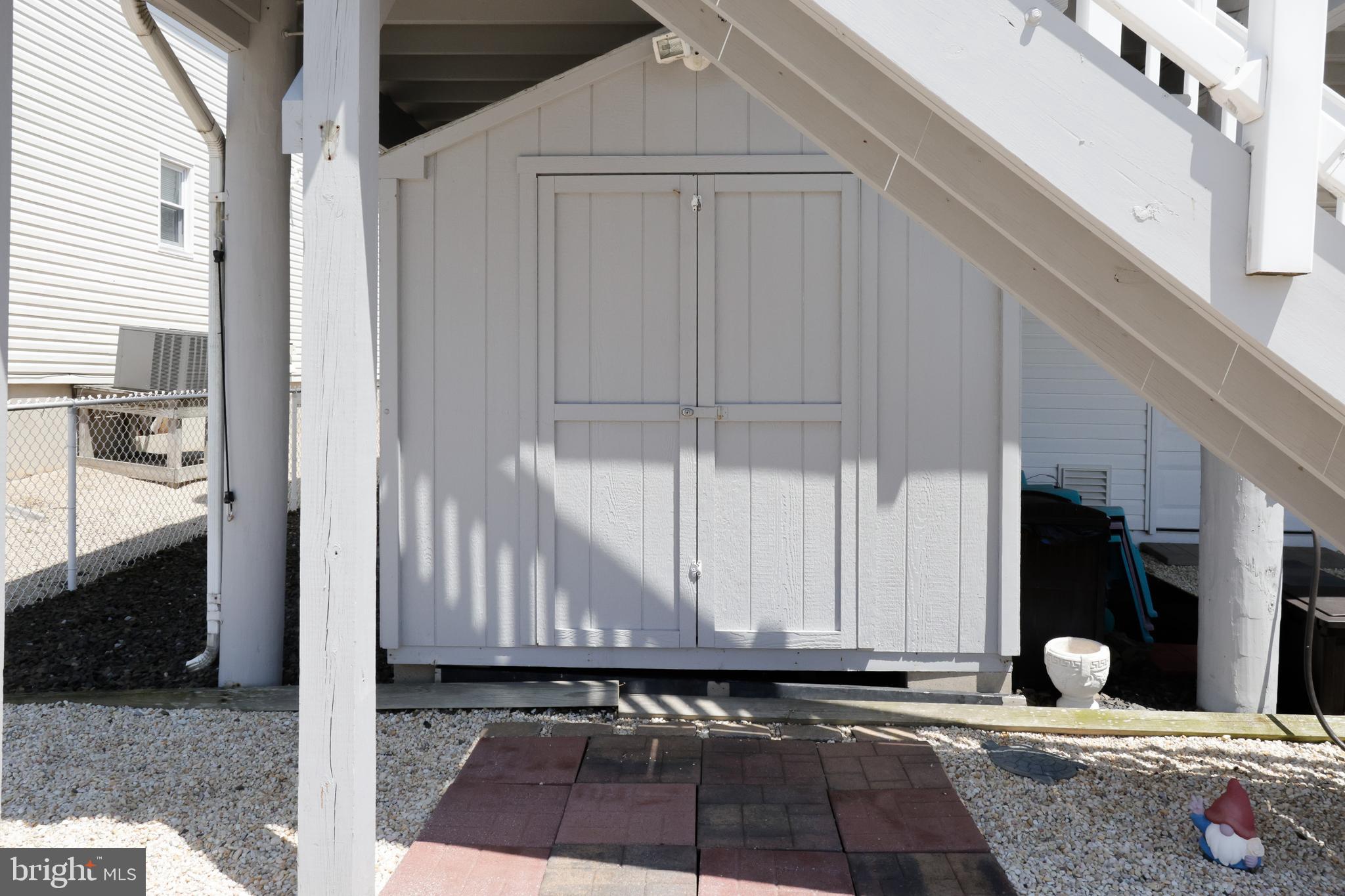 HOLLY LAKE - Residential