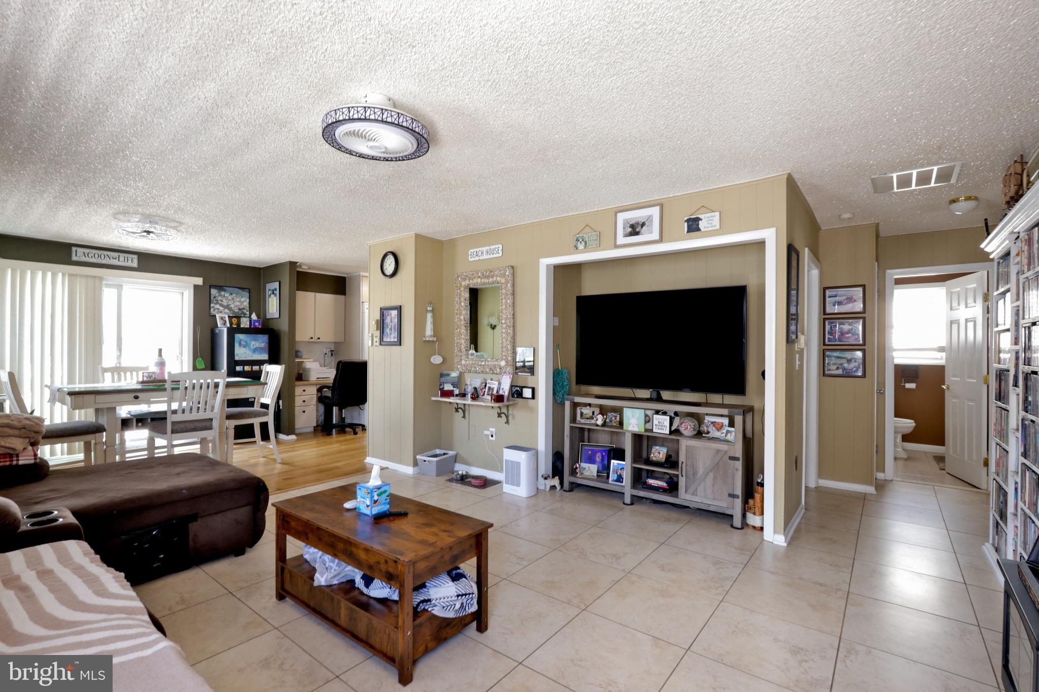 HOLLY LAKE - Residential