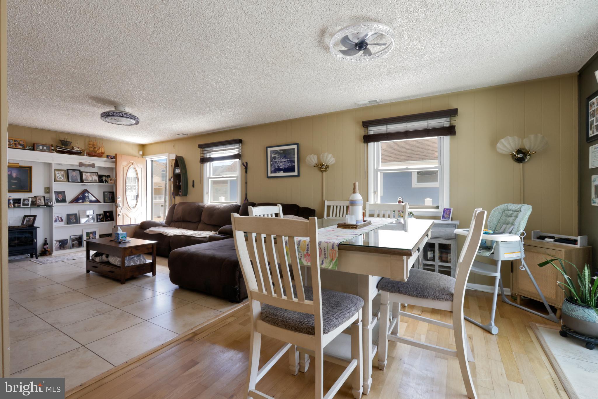 HOLLY LAKE - Residential