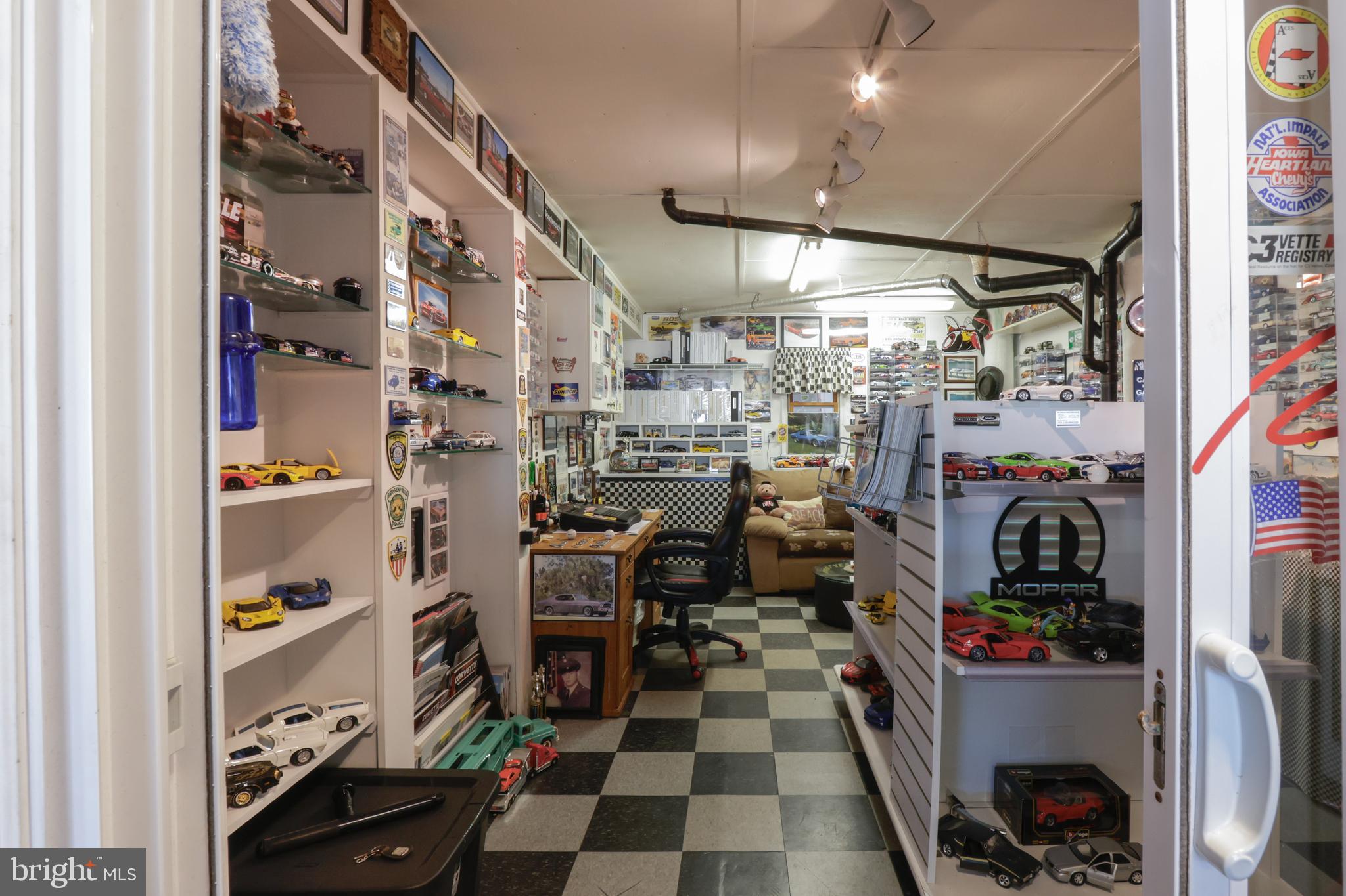 HOLLY LAKE - Residential