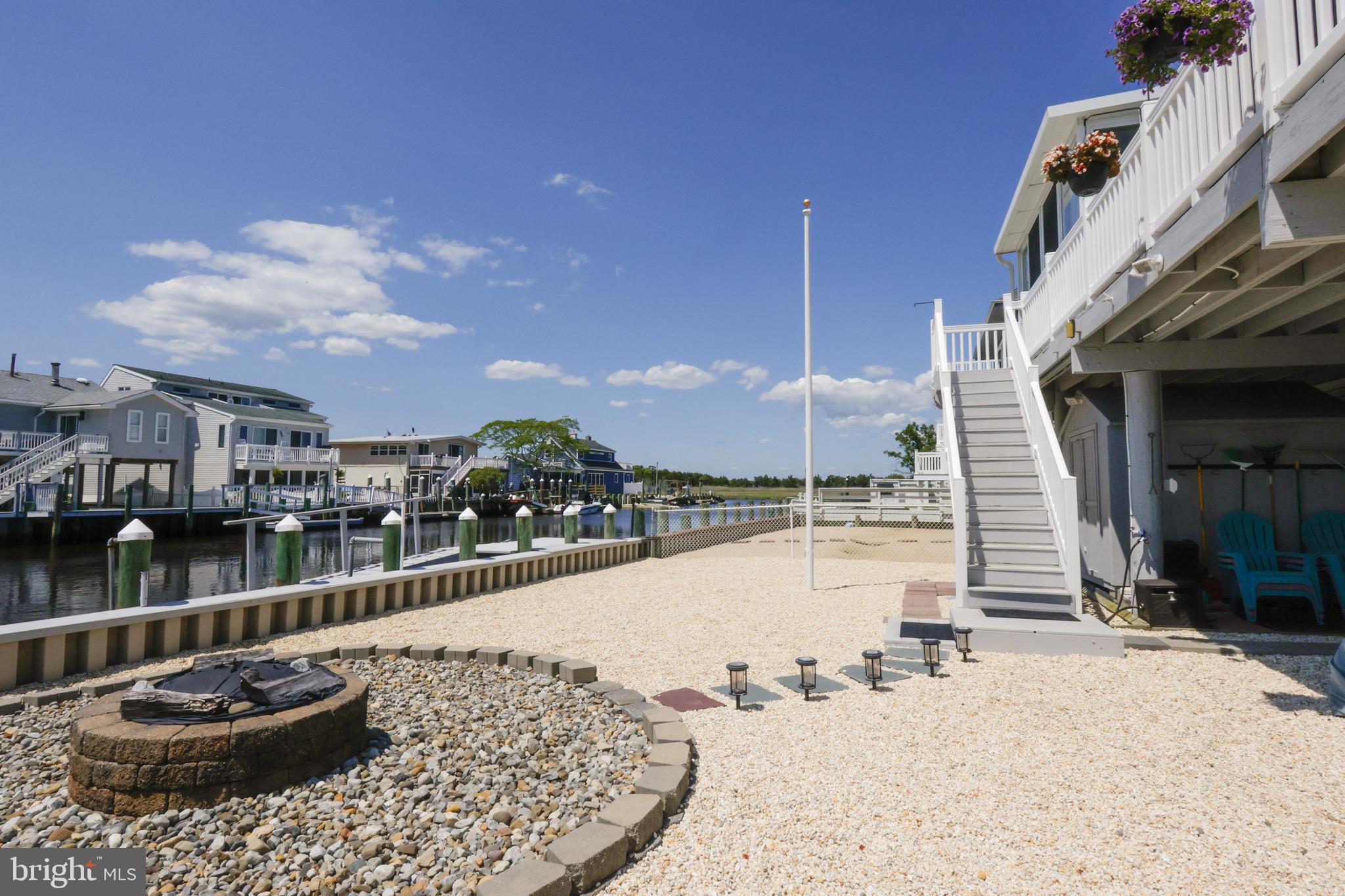 HOLLY LAKE - Residential