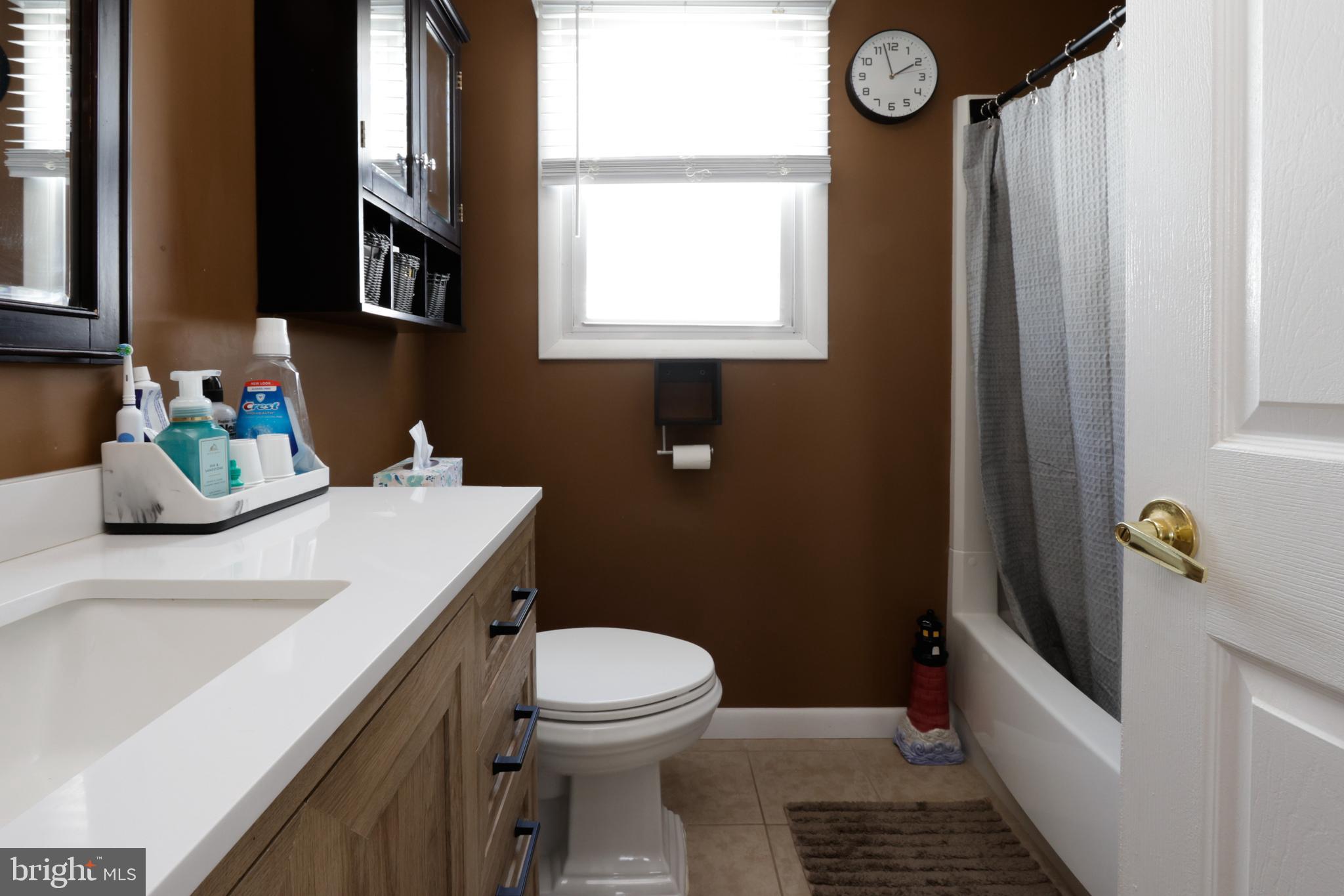 HOLLY LAKE - Residential