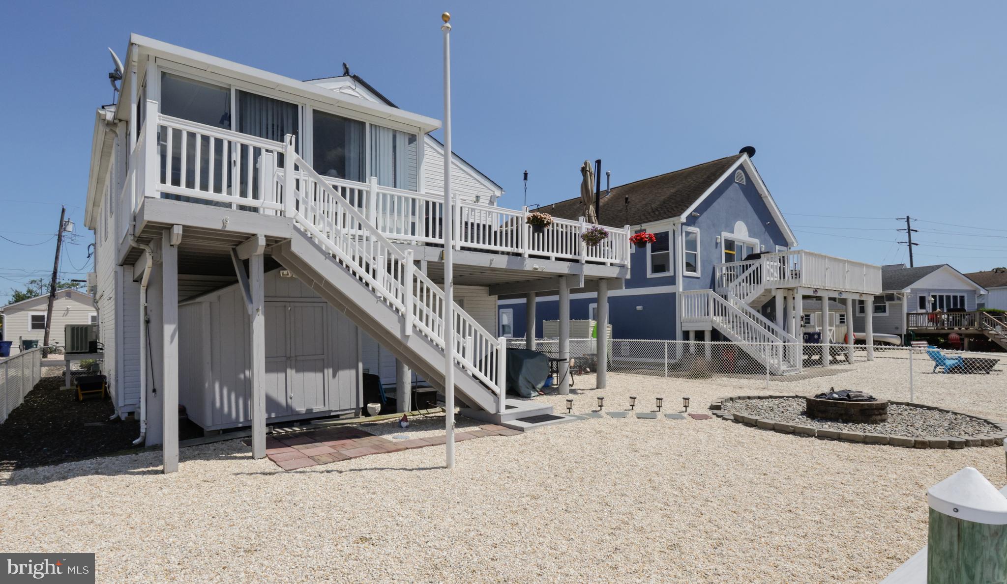 HOLLY LAKE - Residential