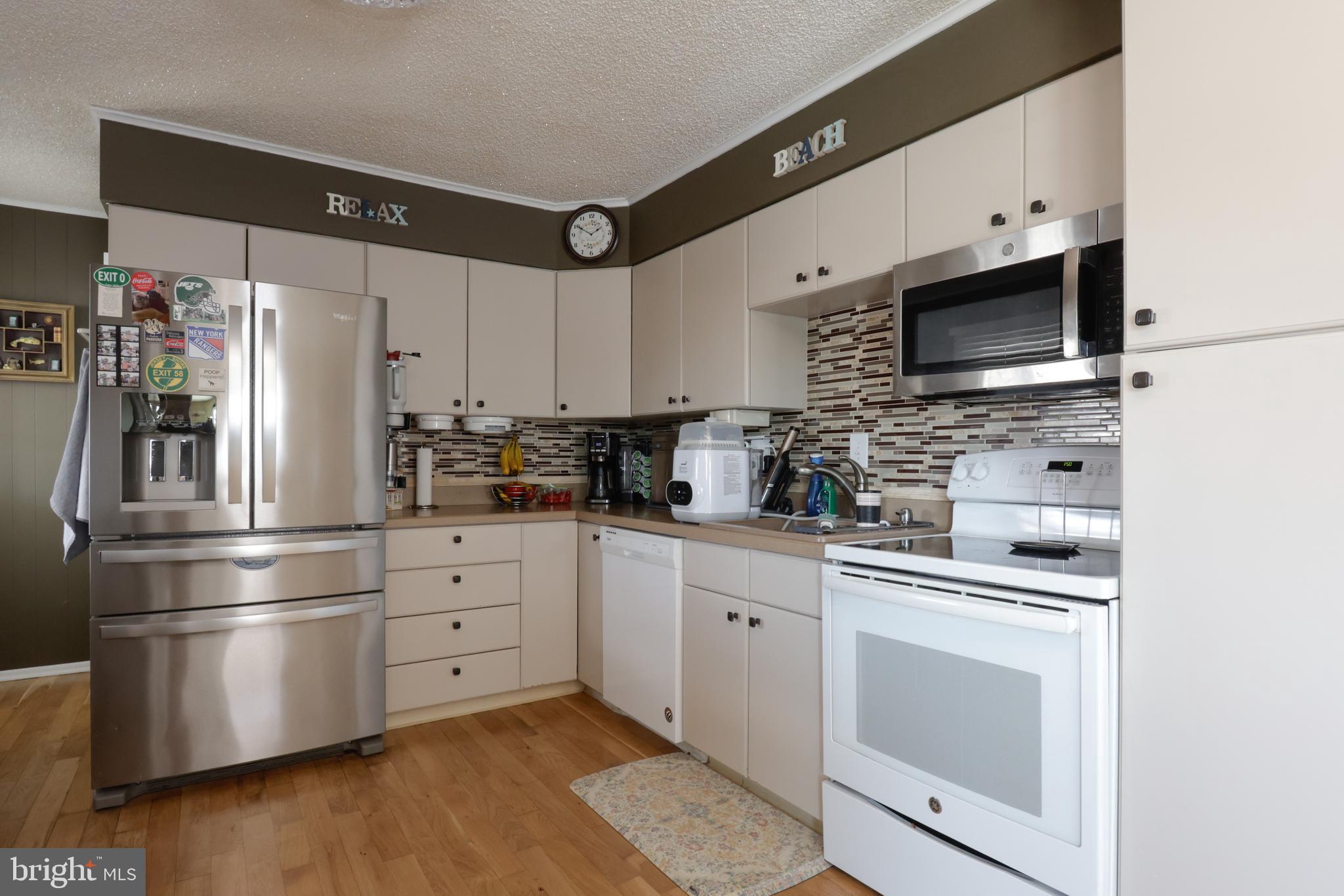 HOLLY LAKE - Residential