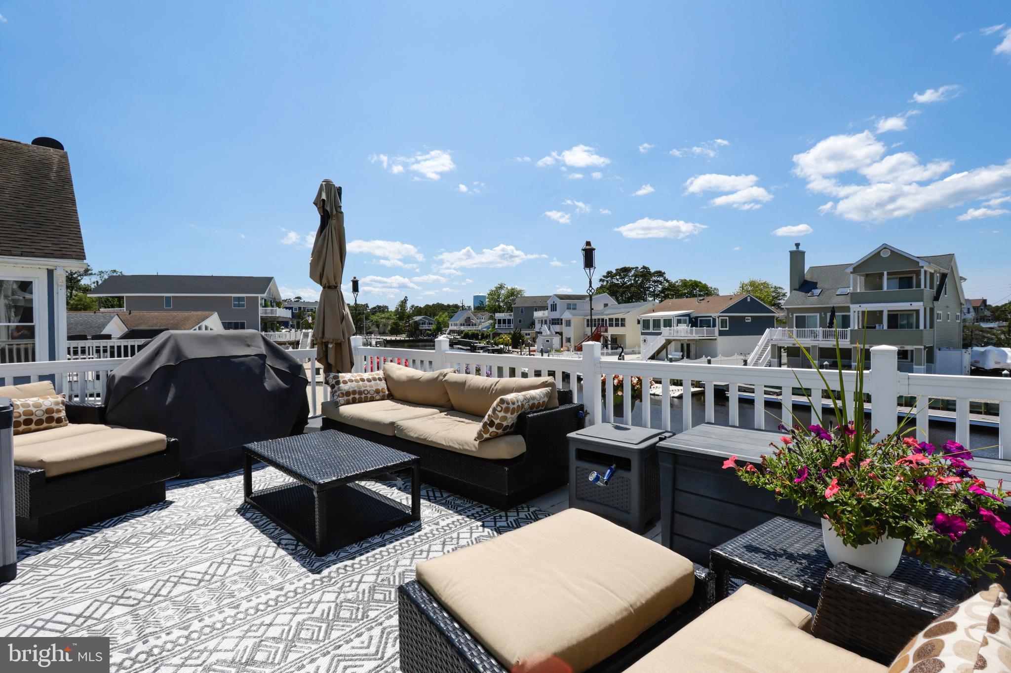 HOLLY LAKE - Residential