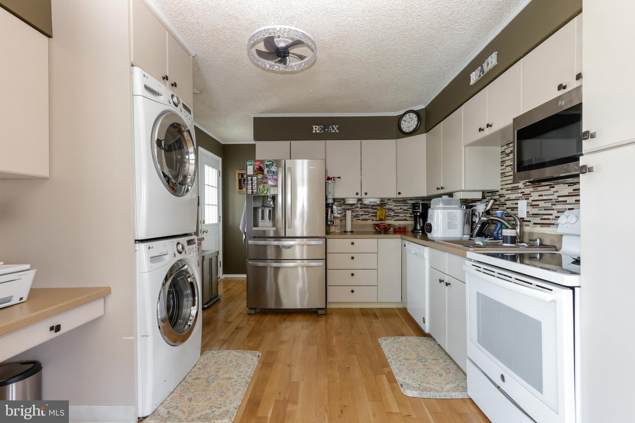 HOLLY LAKE - Residential