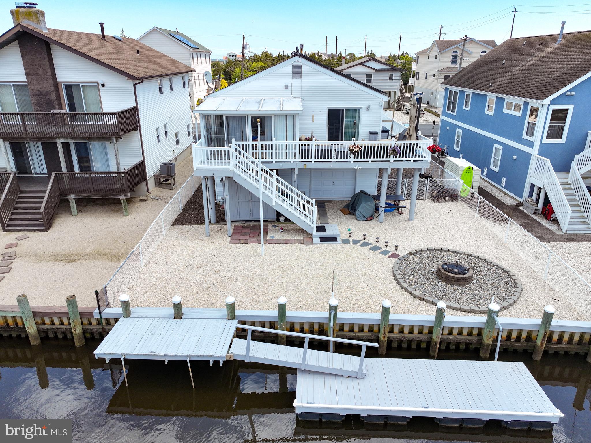 HOLLY LAKE - Residential