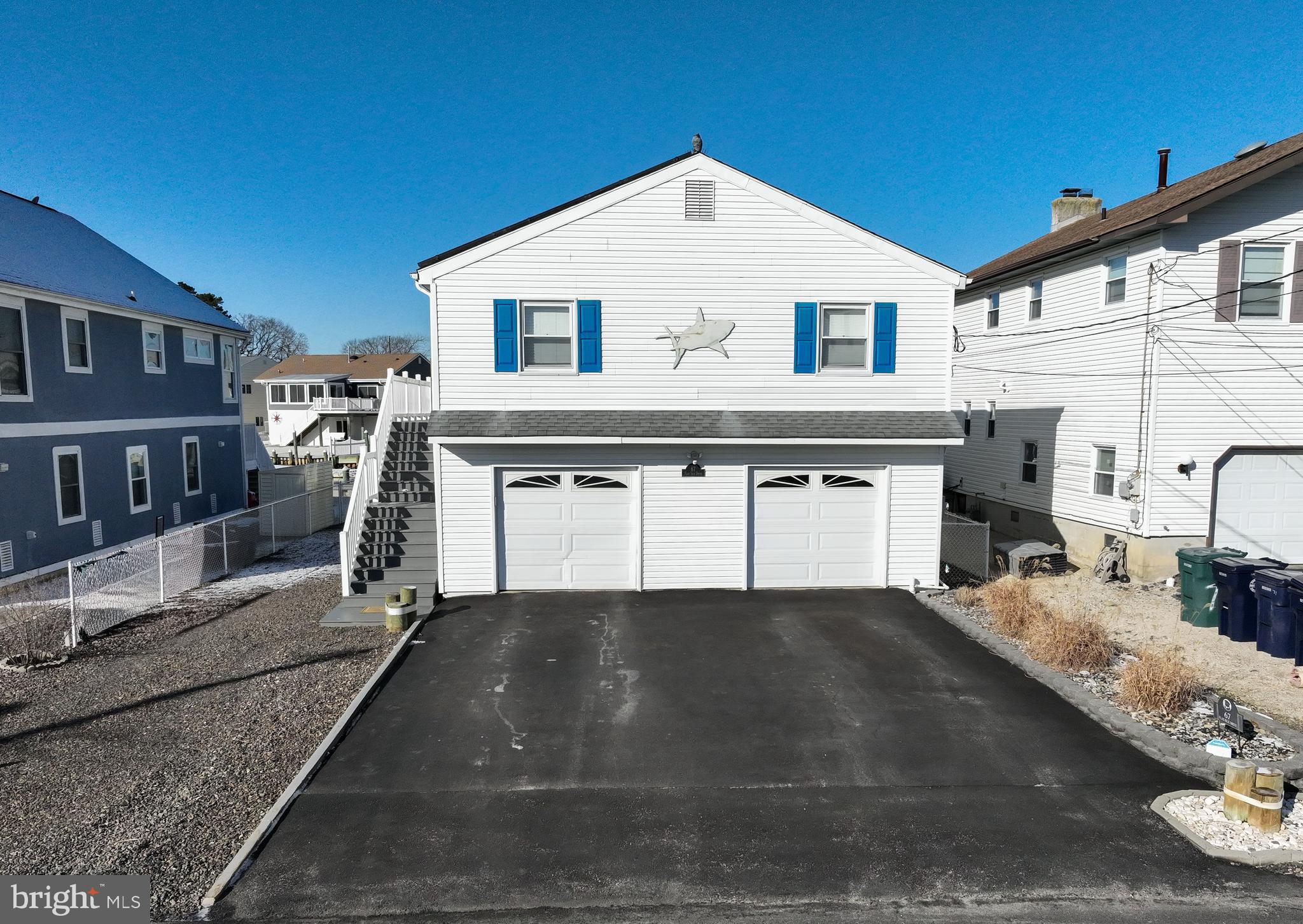 HOLLY LAKE - Residential