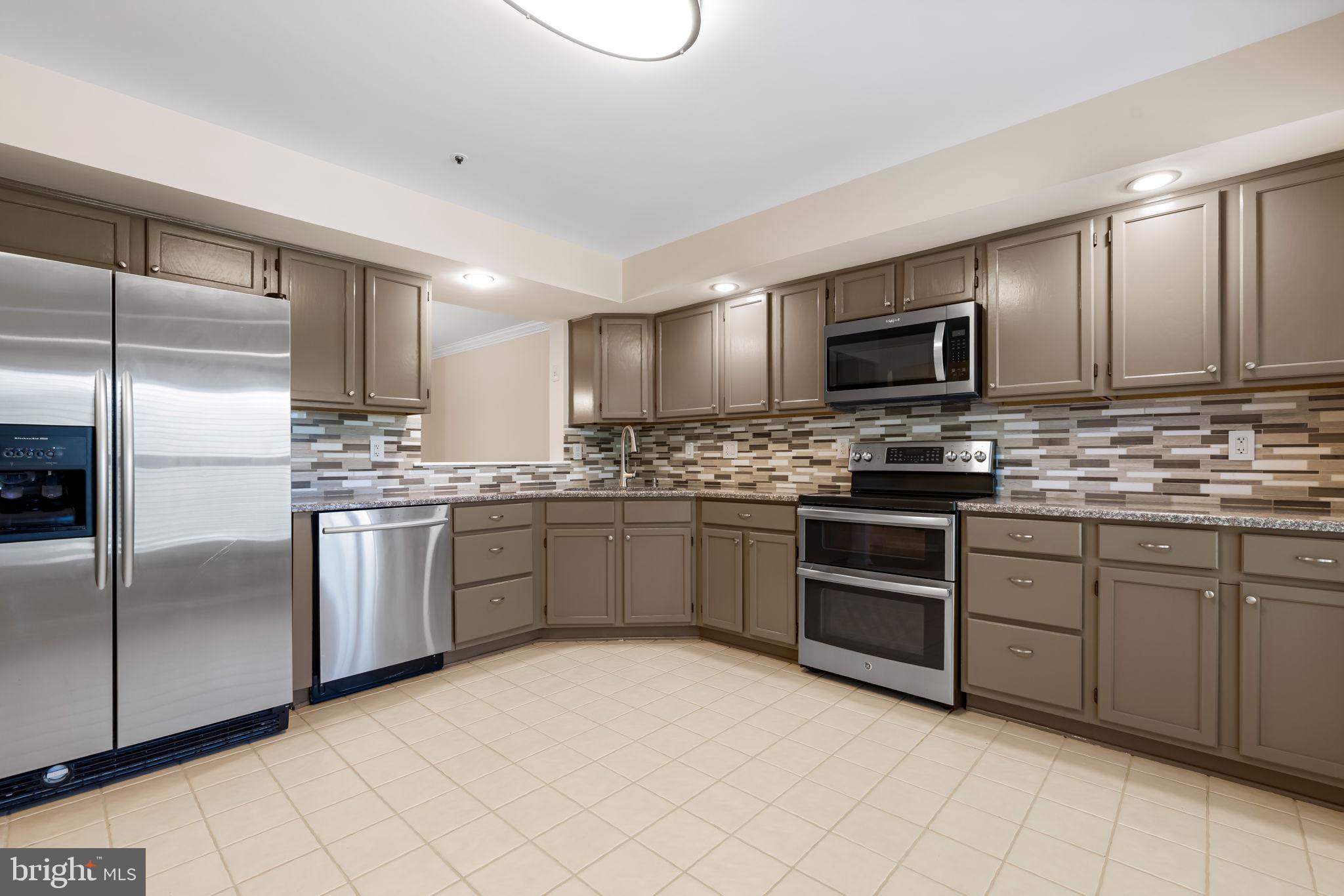 8747 BIRKENHEAD COURT NE