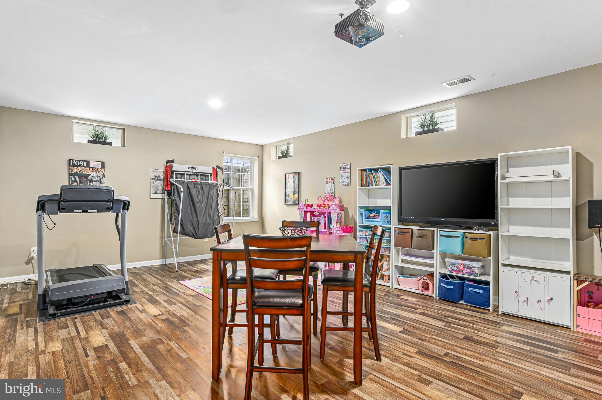 HAYMARKET STATION - Residential
