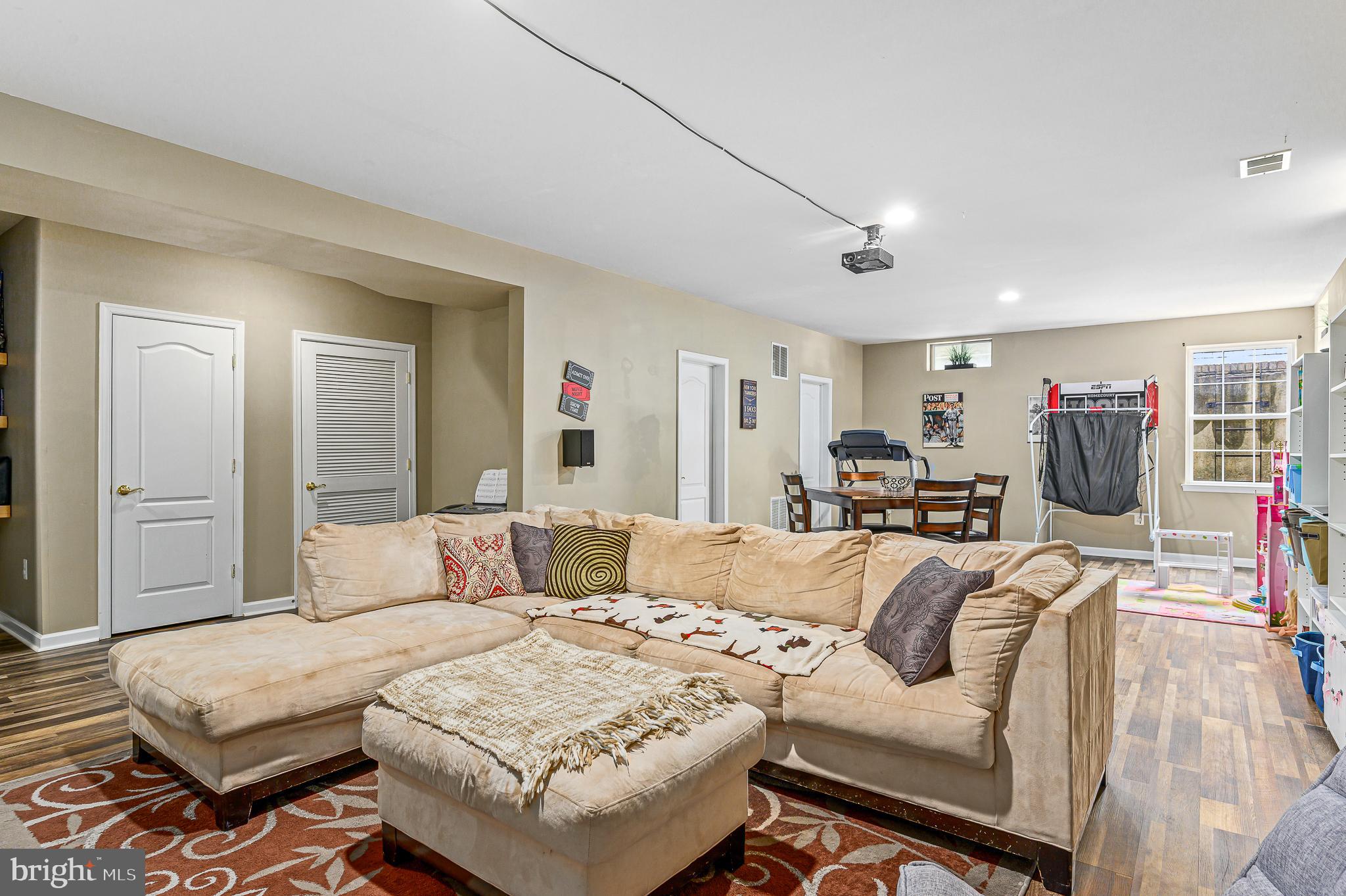HAYMARKET STATION - Residential