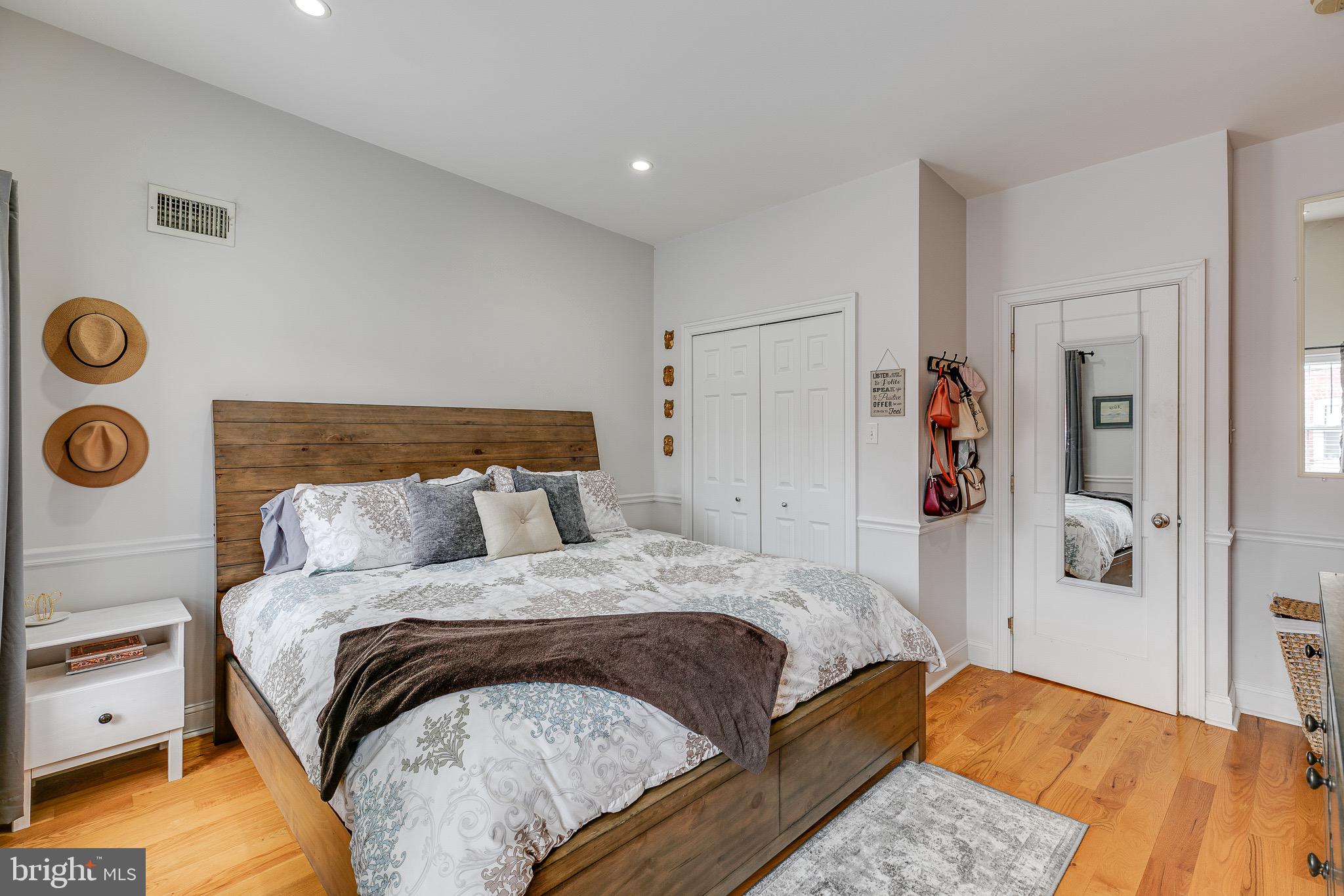 FAIRMOUNT - Residential