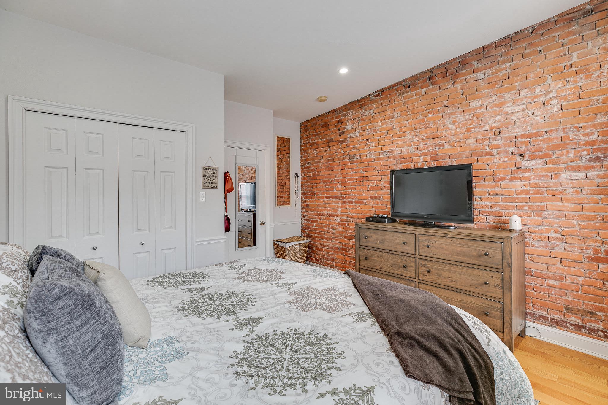 FAIRMOUNT - Residential