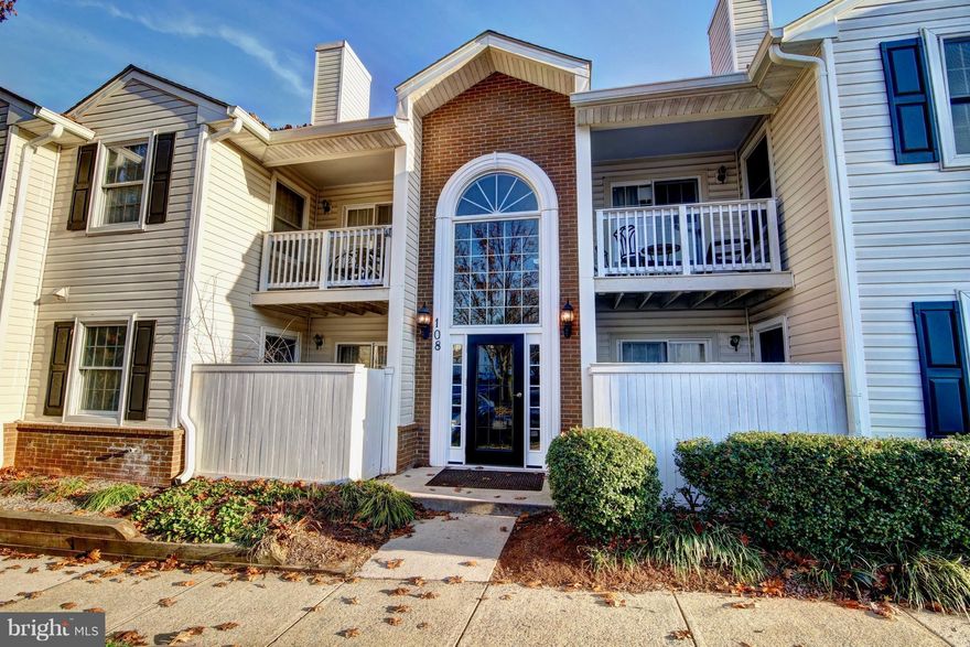 Light, bright and clean 2BR/2BA condo with balcony overlooking common area and trees. Hardwood floors throughout. Separate dining room and living room. Full sized laundry room in unit. Assigned parking (#36) and assigned storage space as well. Great commuter location, and close to shopping as well. Carefree living, with no exterior or landscaping maintenance.