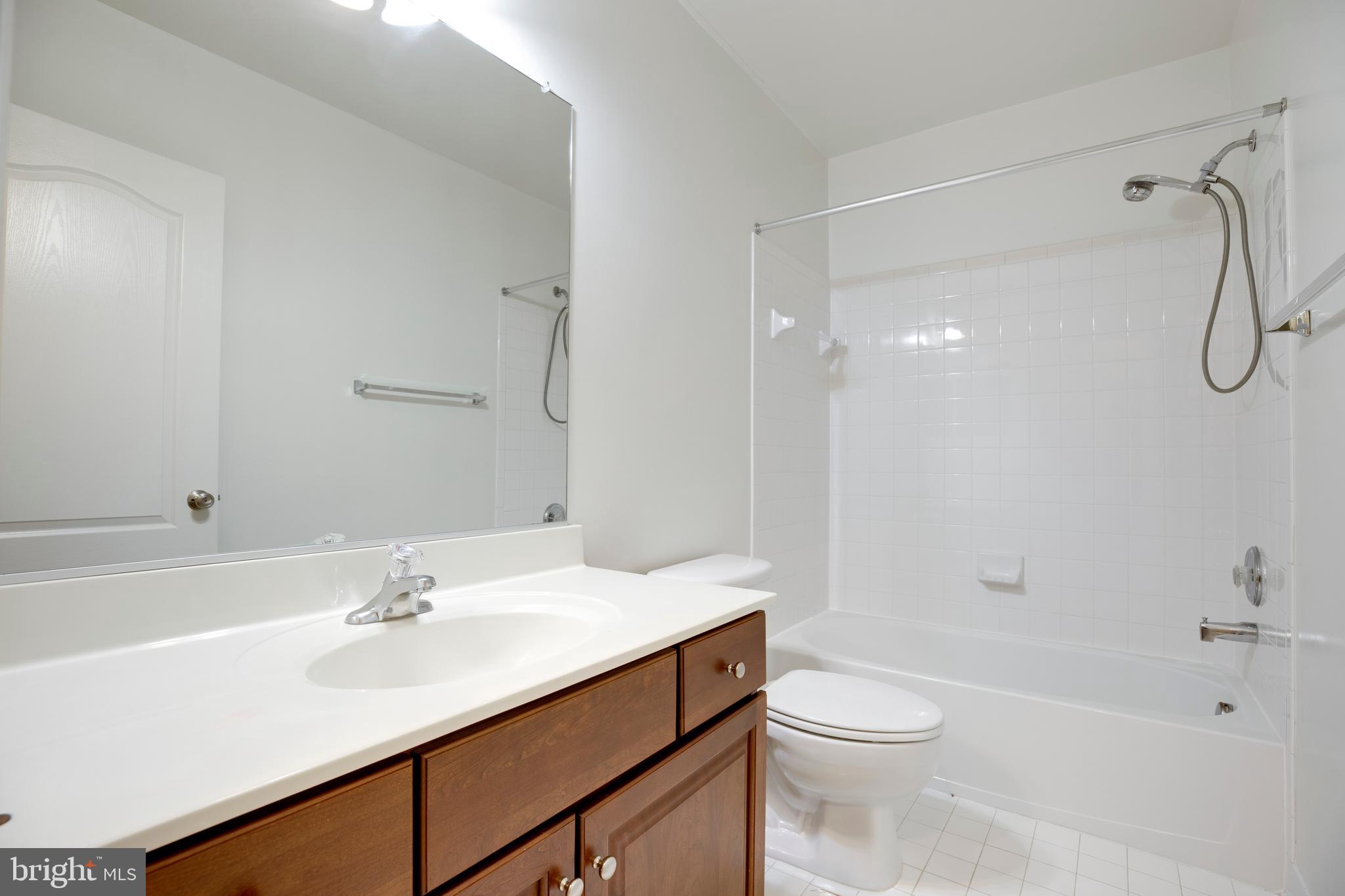 RESIDENCES AT BRAMBLETON - Residential Lease