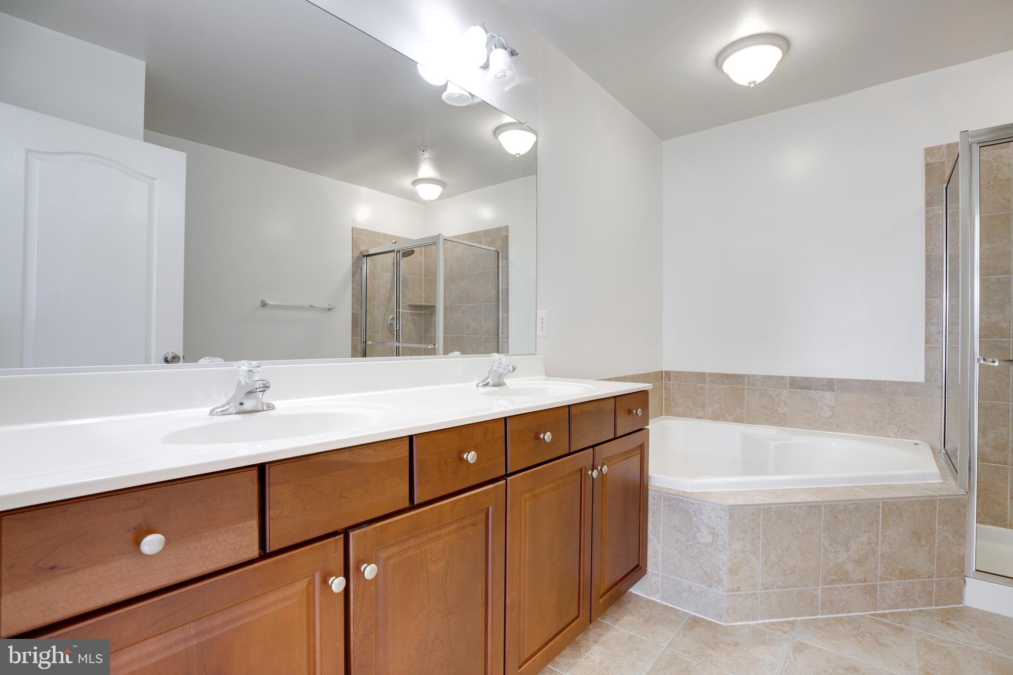 RESIDENCES AT BRAMBLETON - Residential Lease