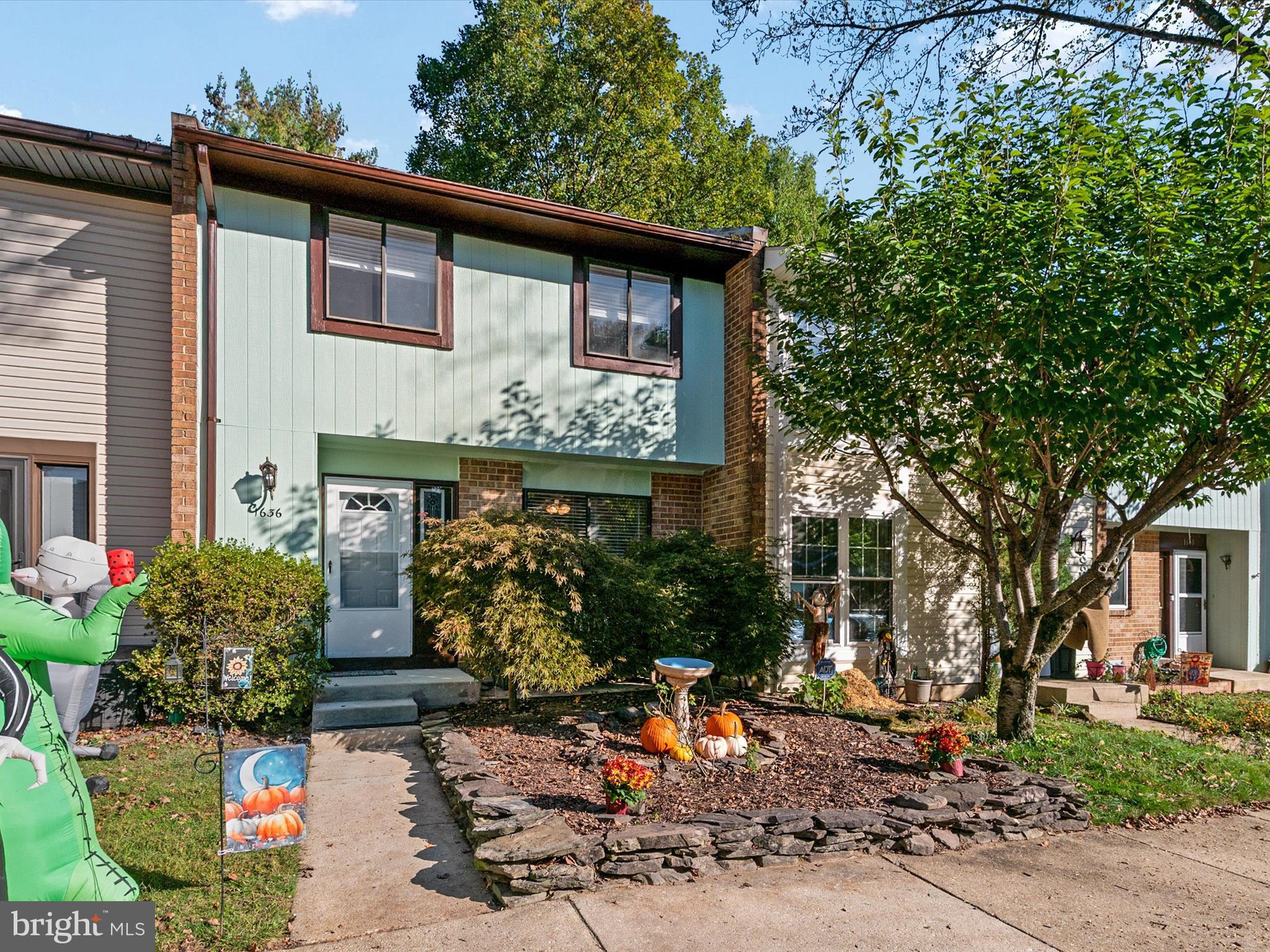 1636 NEW WINDSOR COURT