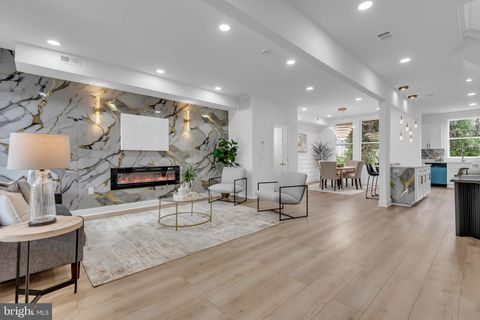 Townhouse For Sale - 3804 Woodhaven Avenue<br/> BALTIMORE, MD 21216