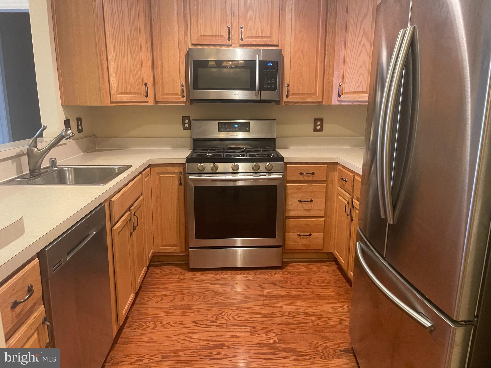 IRWINS CHOICE - Residential Lease