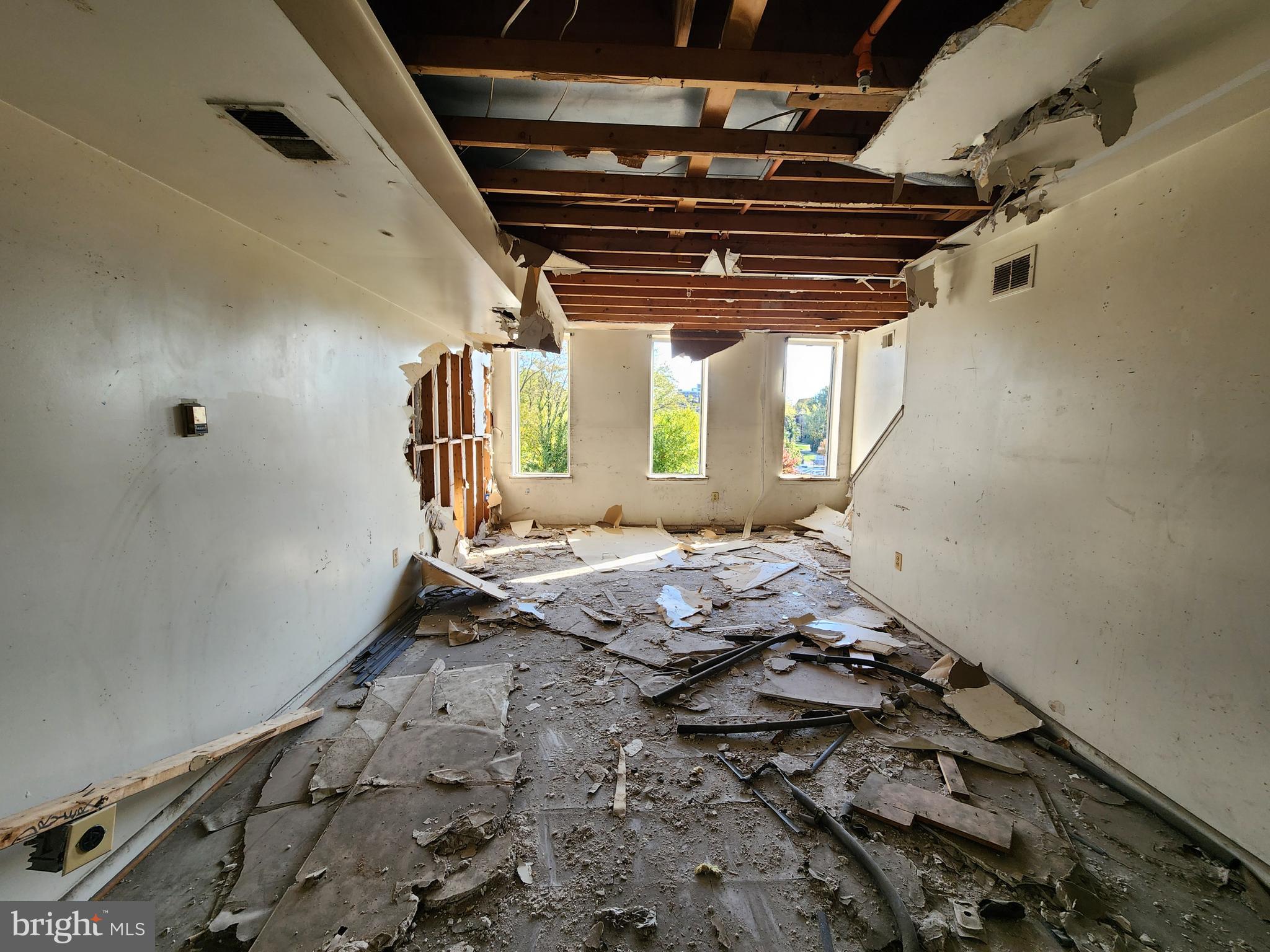 SANDTOWN-WINCHESTER - Residential