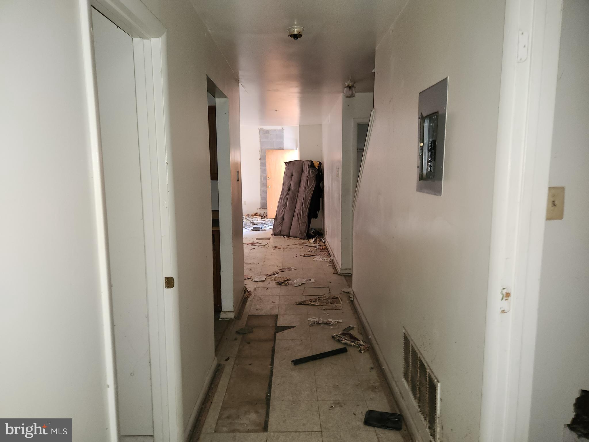 SANDTOWN-WINCHESTER - Residential