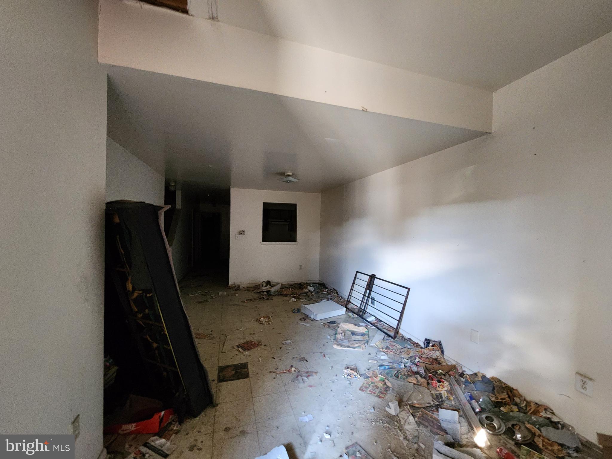 SANDTOWN-WINCHESTER - Residential