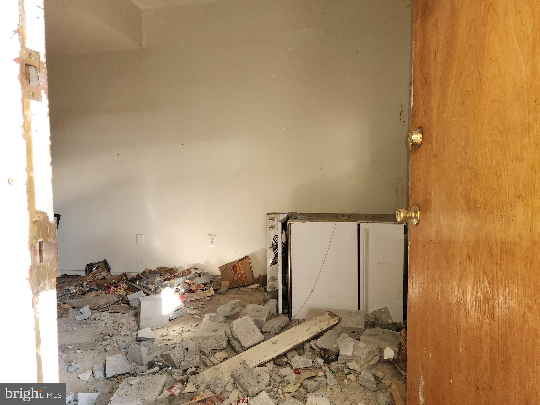 SANDTOWN-WINCHESTER - Residential