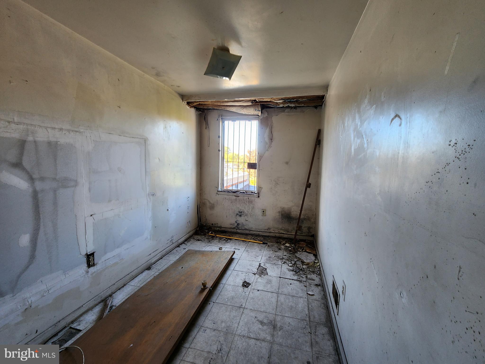 SANDTOWN-WINCHESTER - Residential