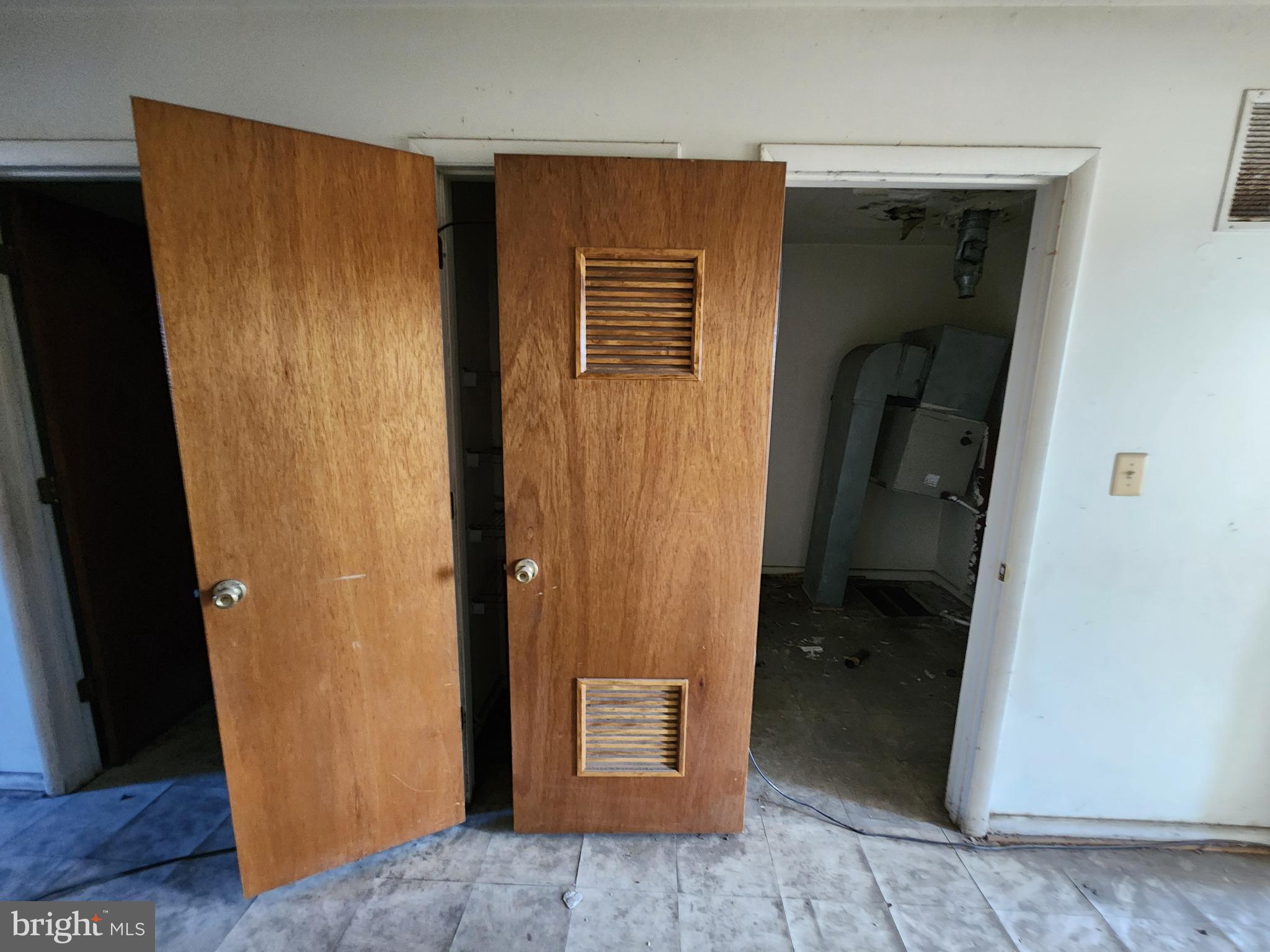 SANDTOWN-WINCHESTER - Residential