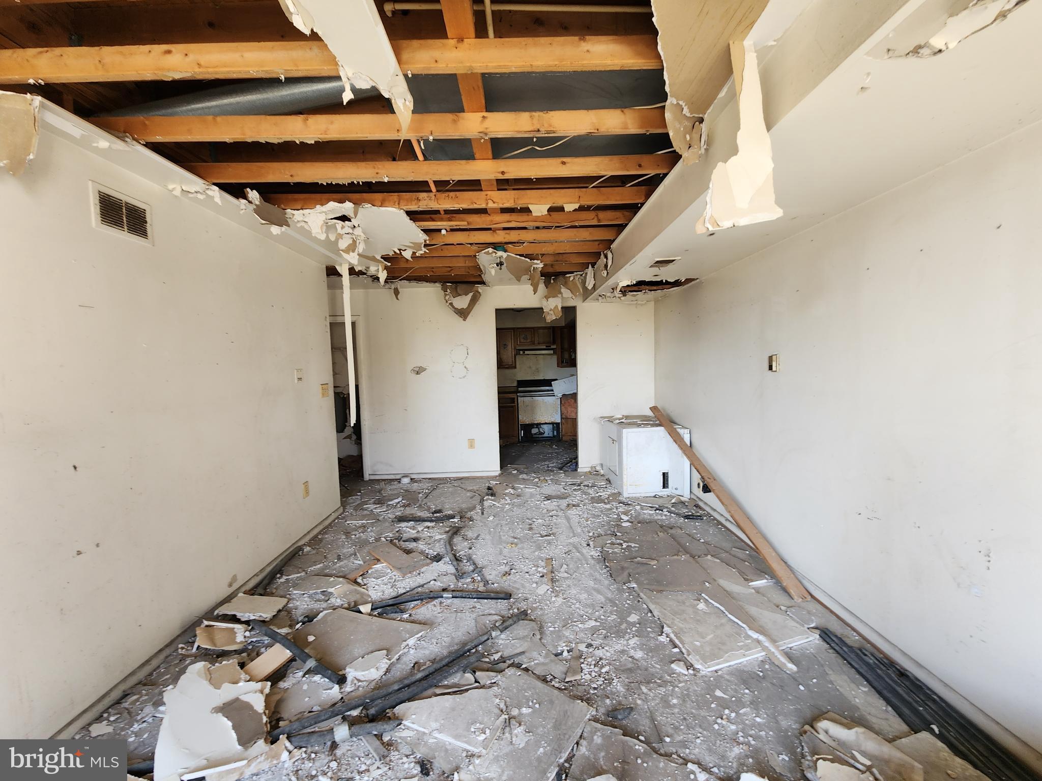 SANDTOWN-WINCHESTER - Residential