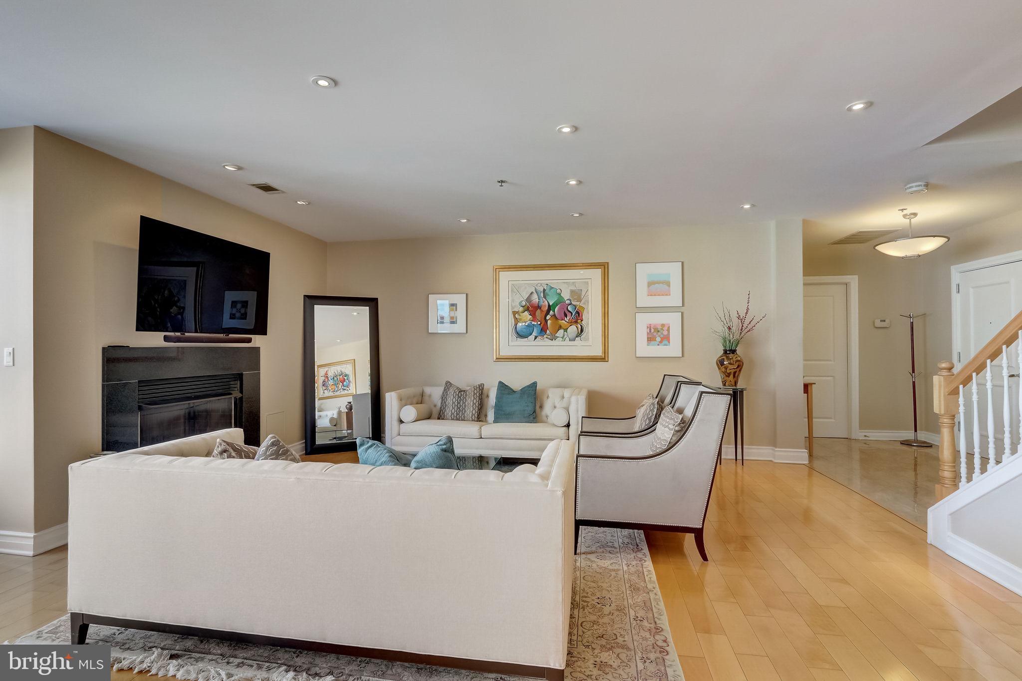 SOCIETY HILL - Residential