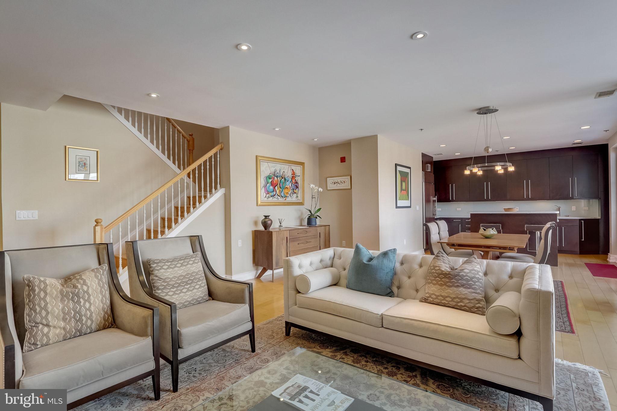 SOCIETY HILL - Residential