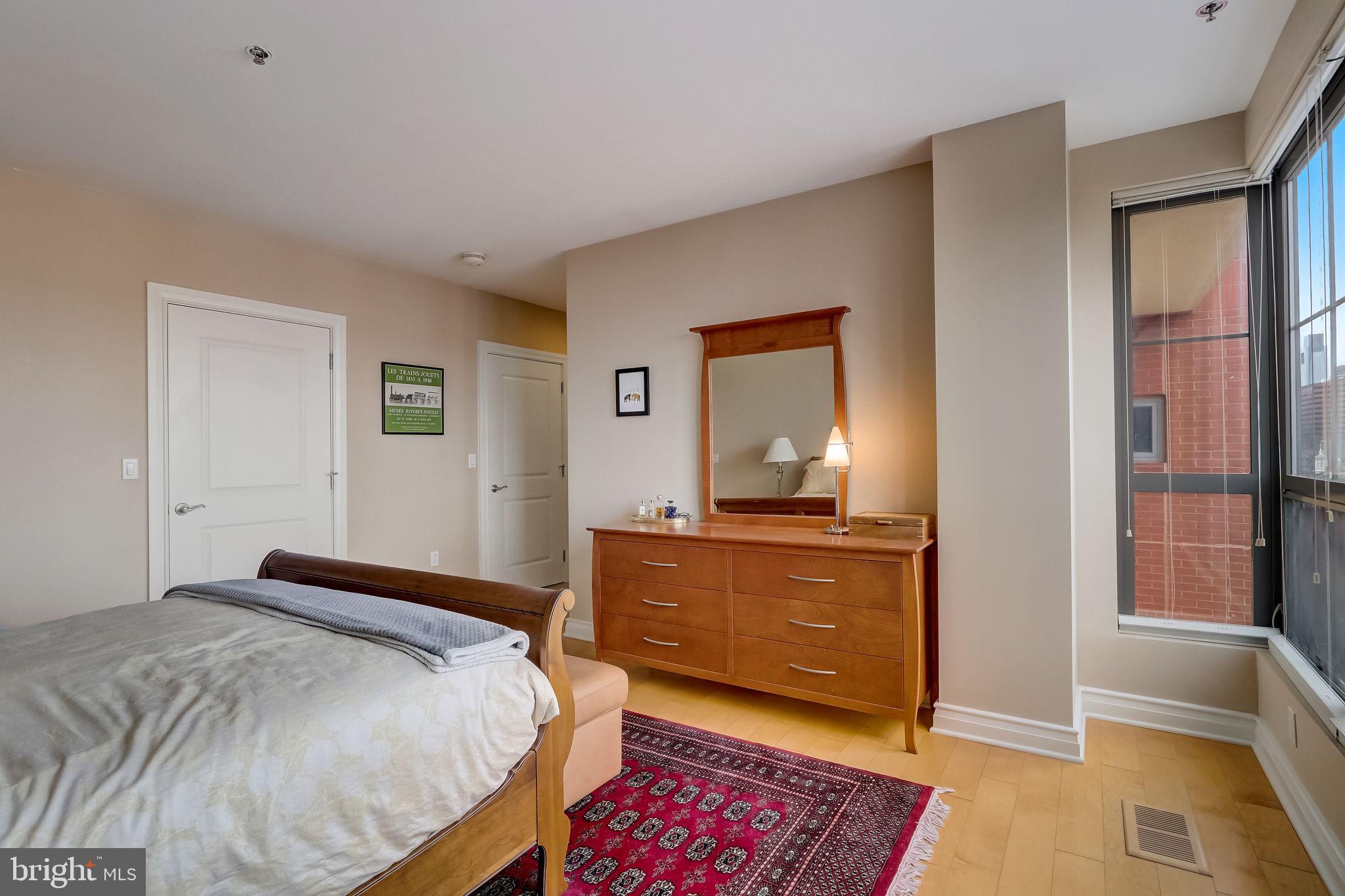 SOCIETY HILL - Residential