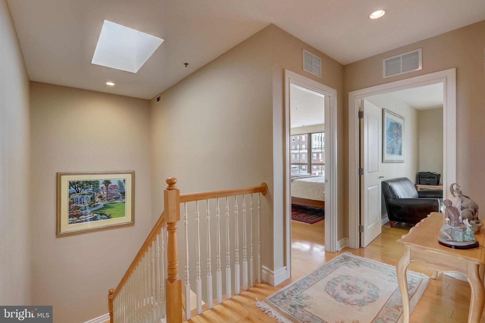 SOCIETY HILL - Residential