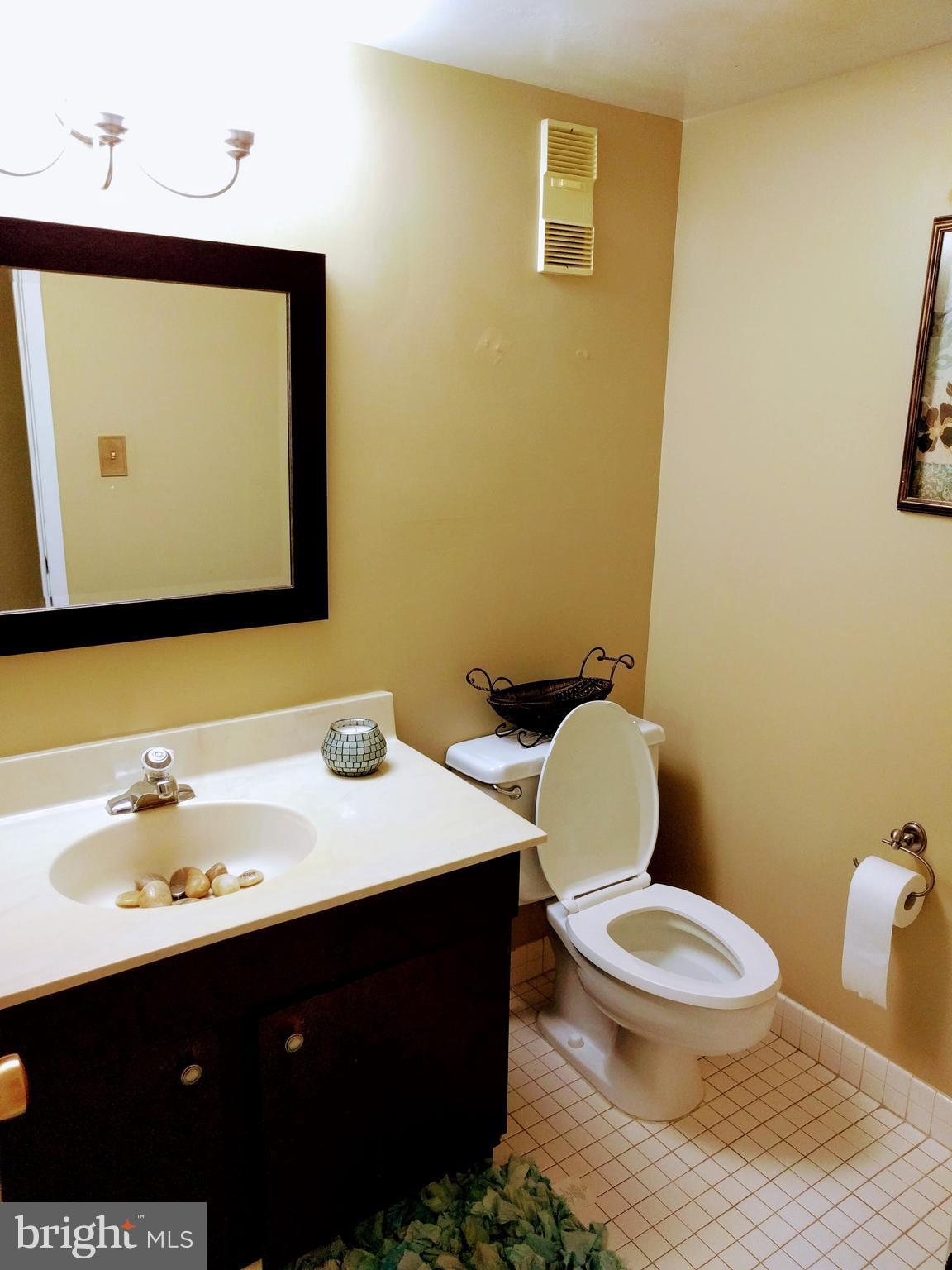 SKYLINE HOUSE - Residential Lease