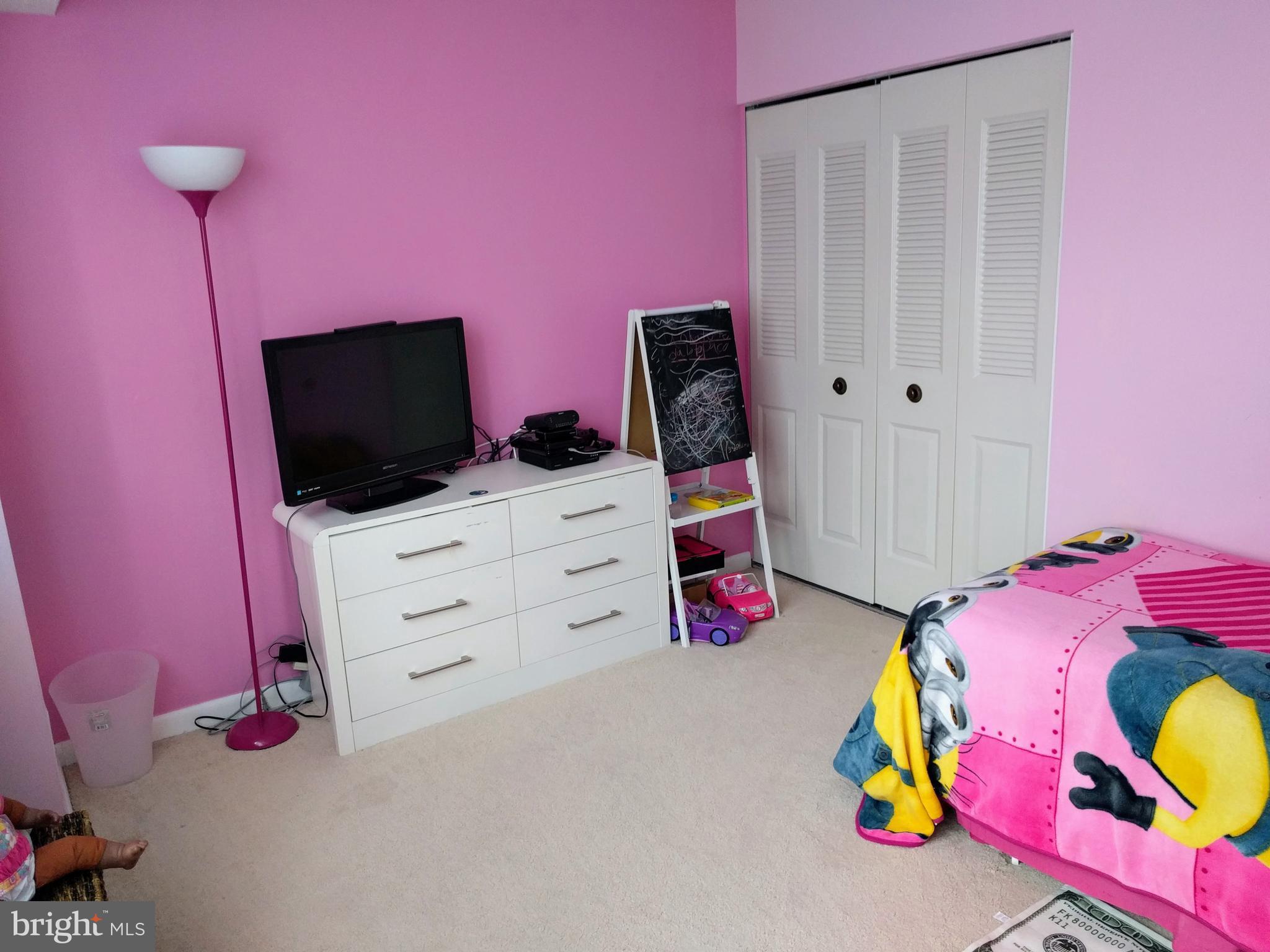 SKYLINE HOUSE - Residential Lease