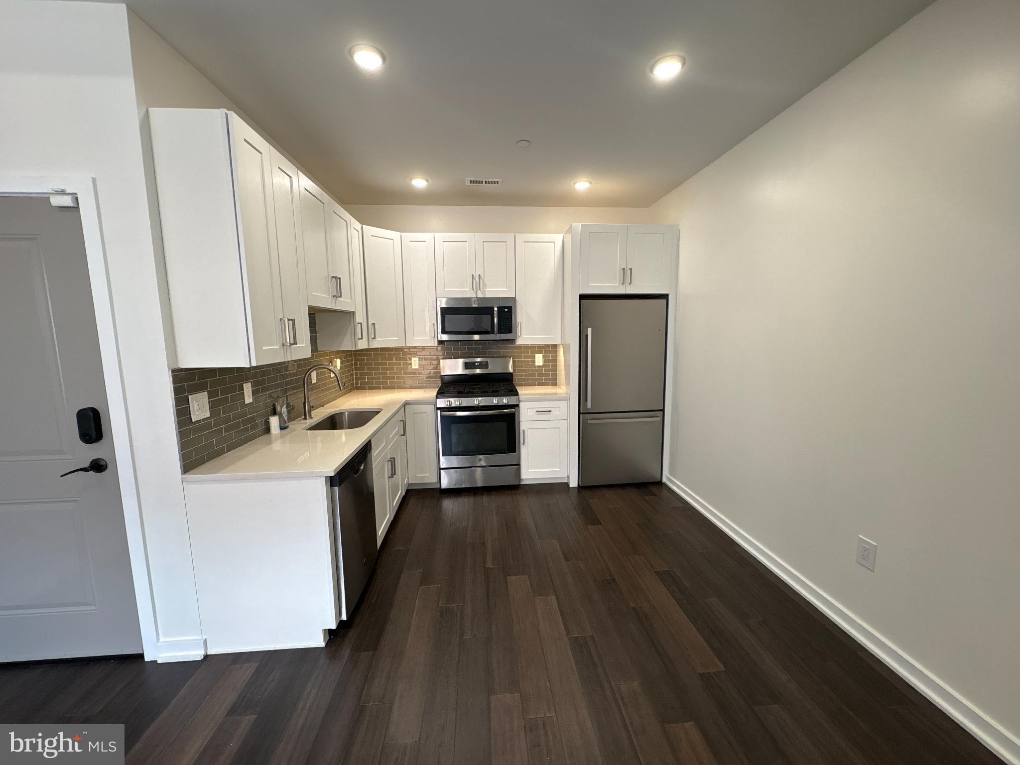 EAST KENSINGTON - Residential Lease