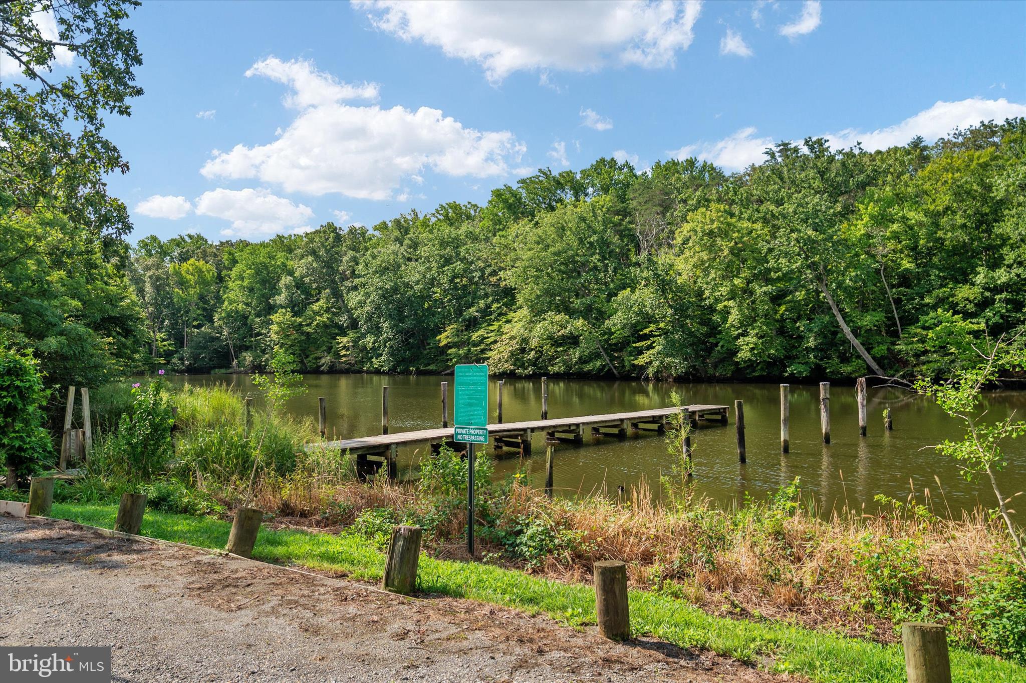 WOODLAND BEACH - Residential
