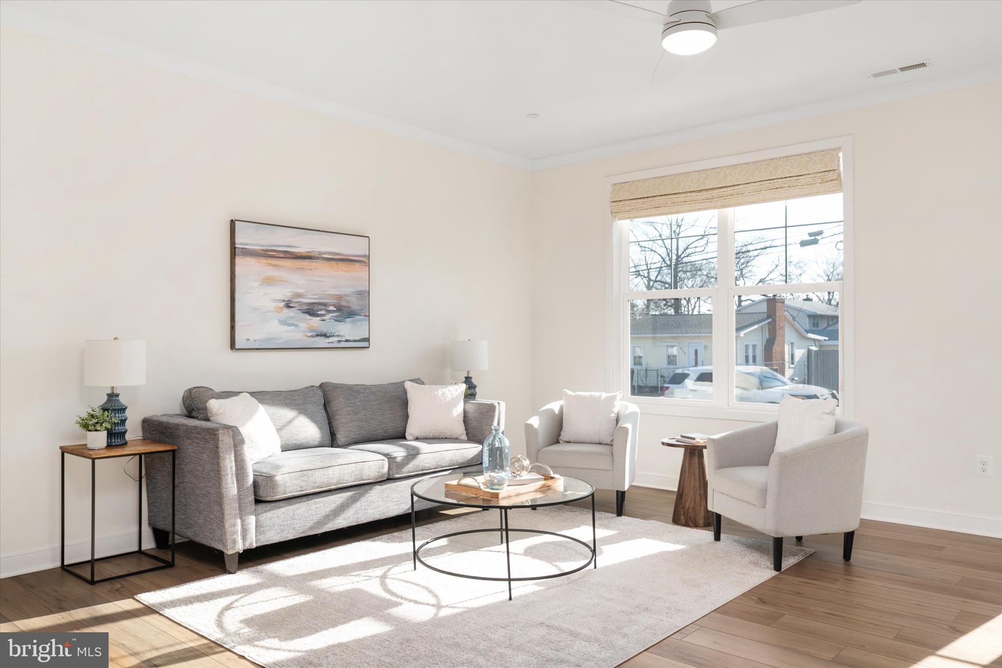 WOODLAND BEACH - Residential