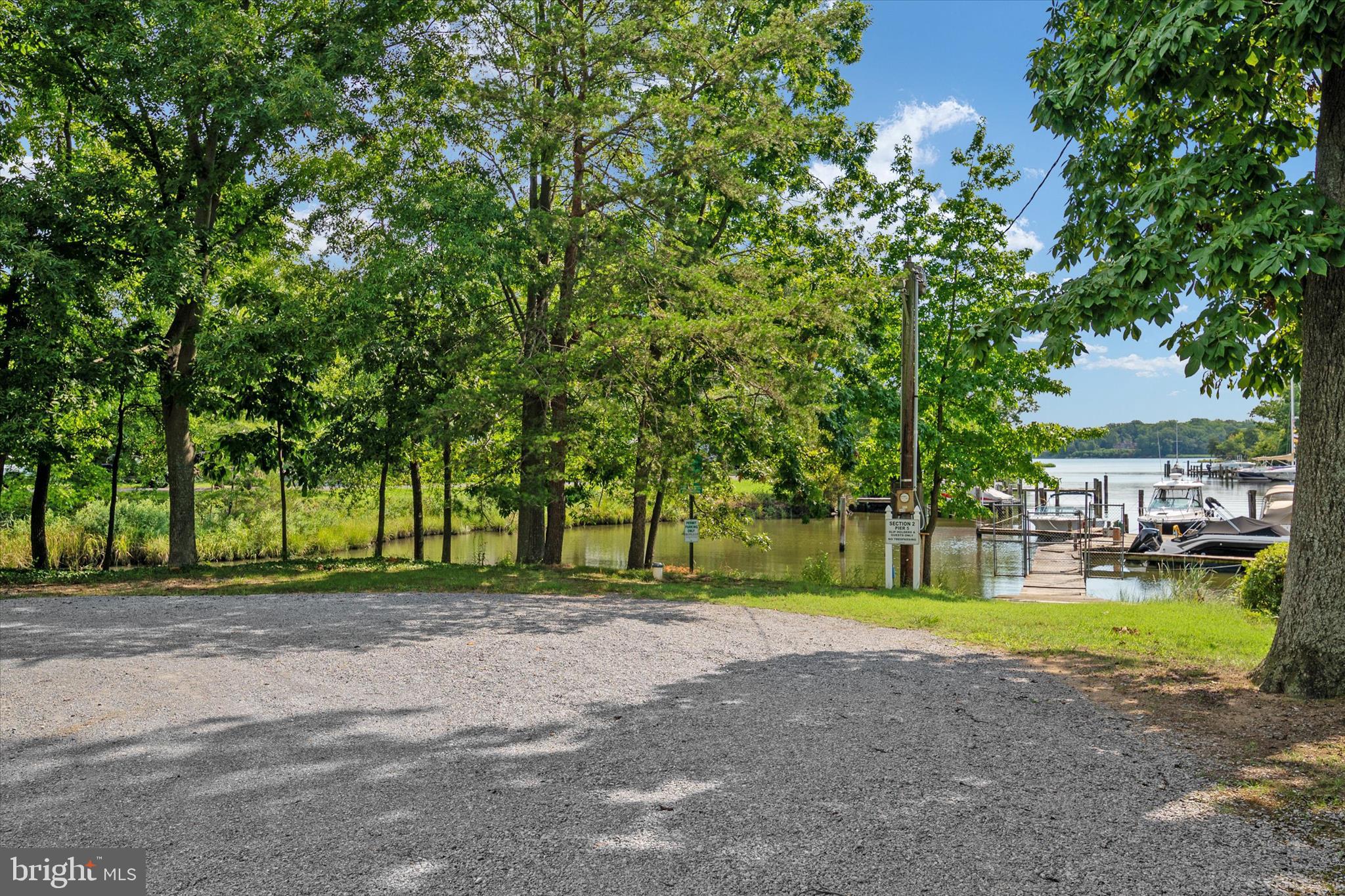 WOODLAND BEACH - Residential