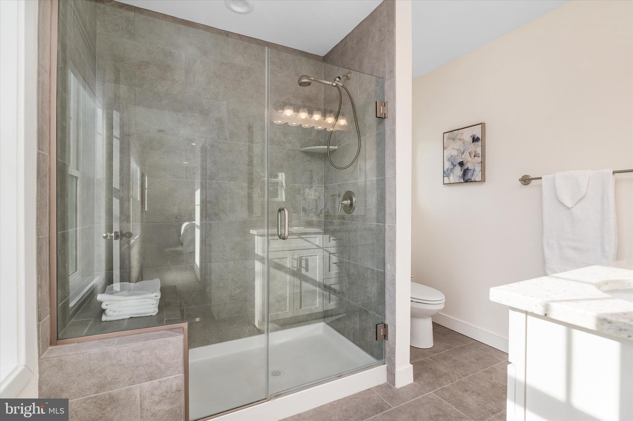 WOODLAND BEACH - Residential