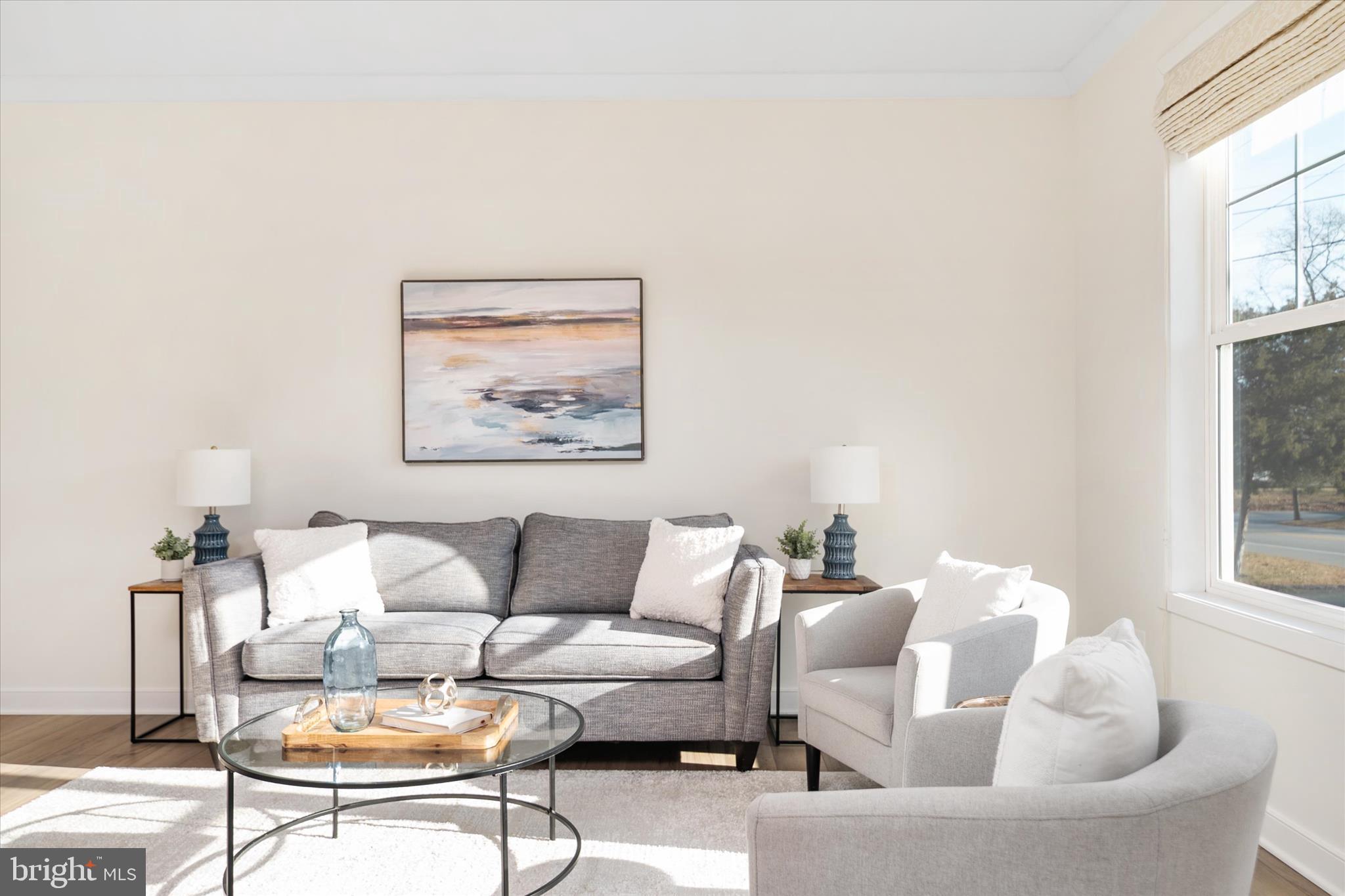 WOODLAND BEACH - Residential