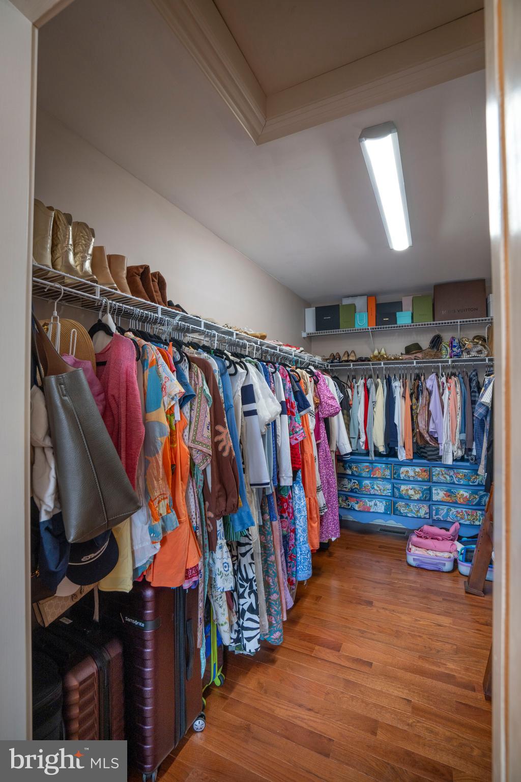 BARNBRIDGE - Residential