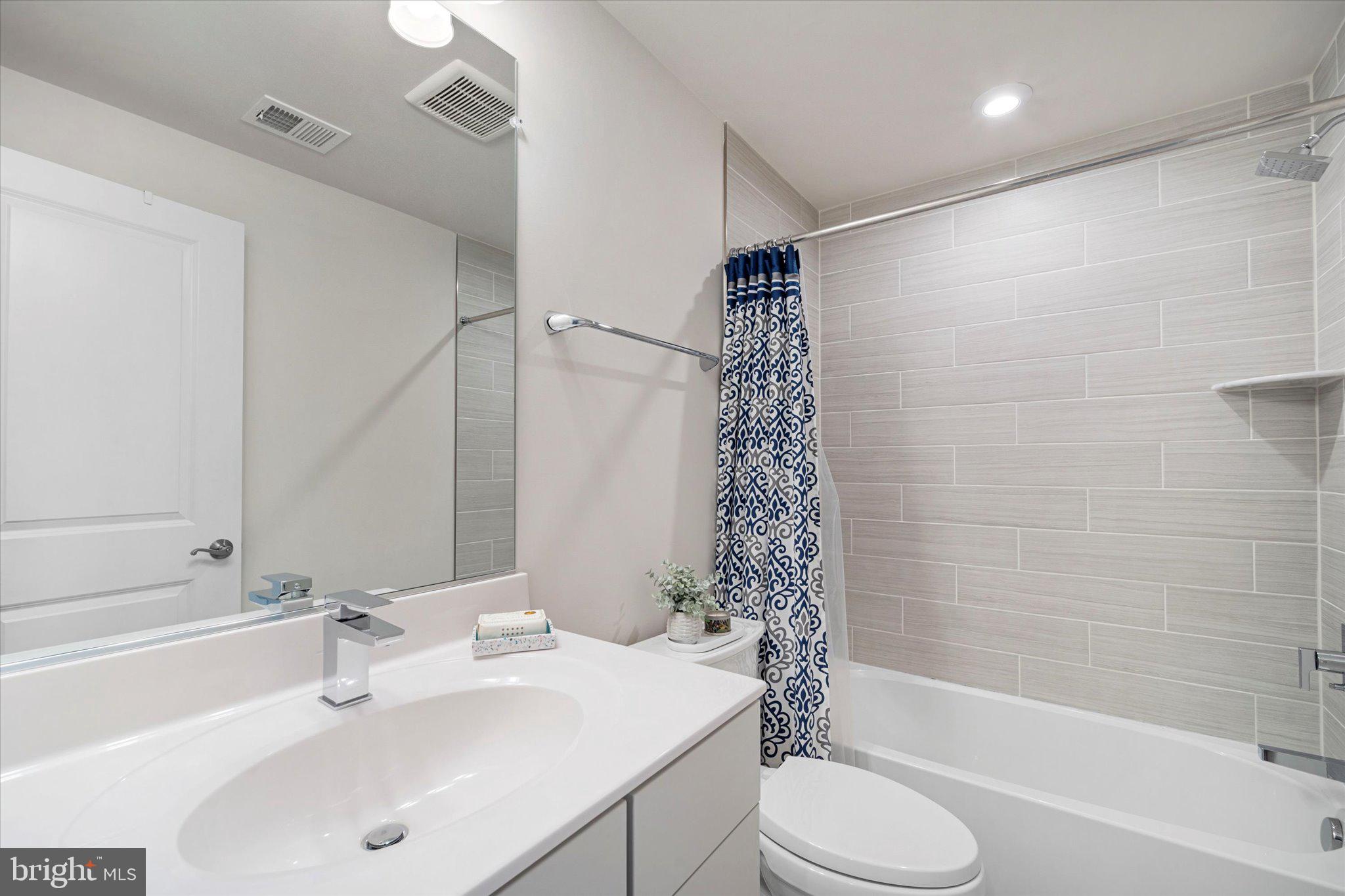 POLAND HILL - Residential